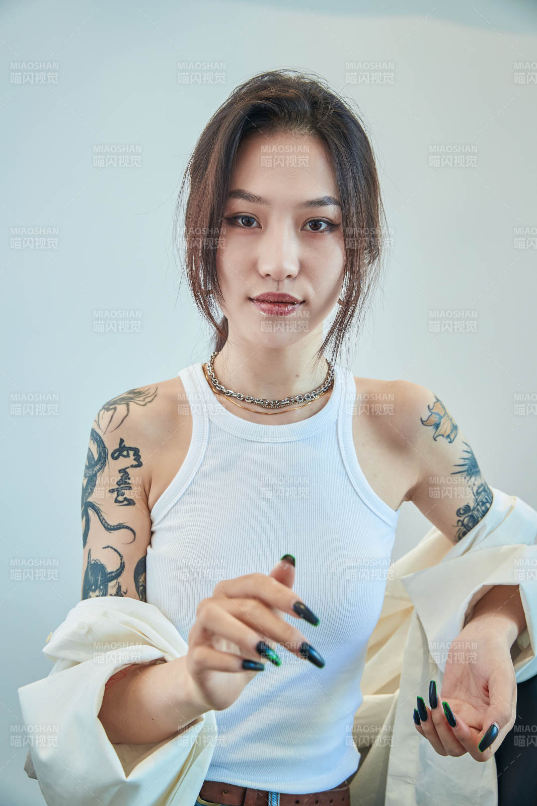 酷酷的歐美風亞洲少少女