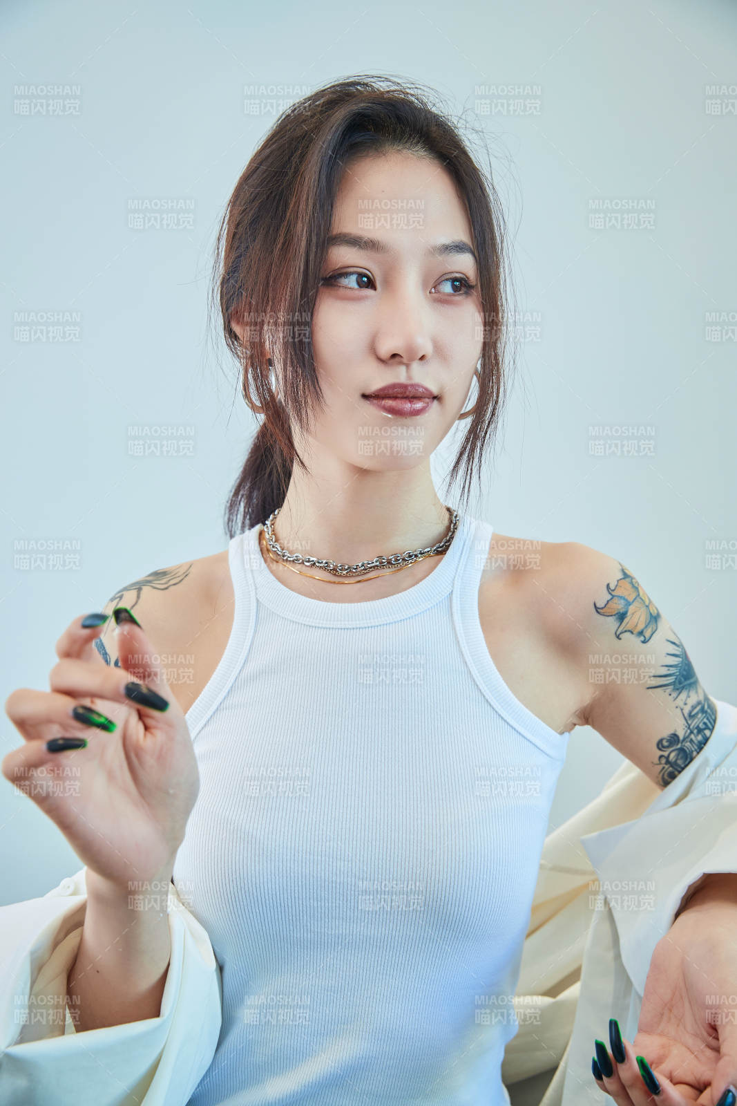 酷酷的歐美風亞洲少少女
