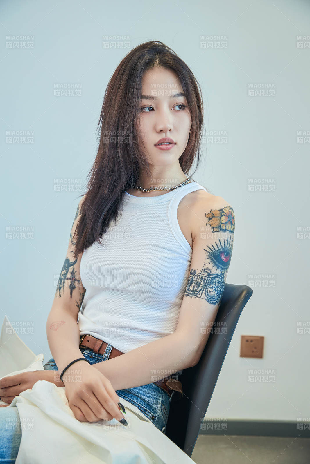 酷酷的歐美風亞洲少少女