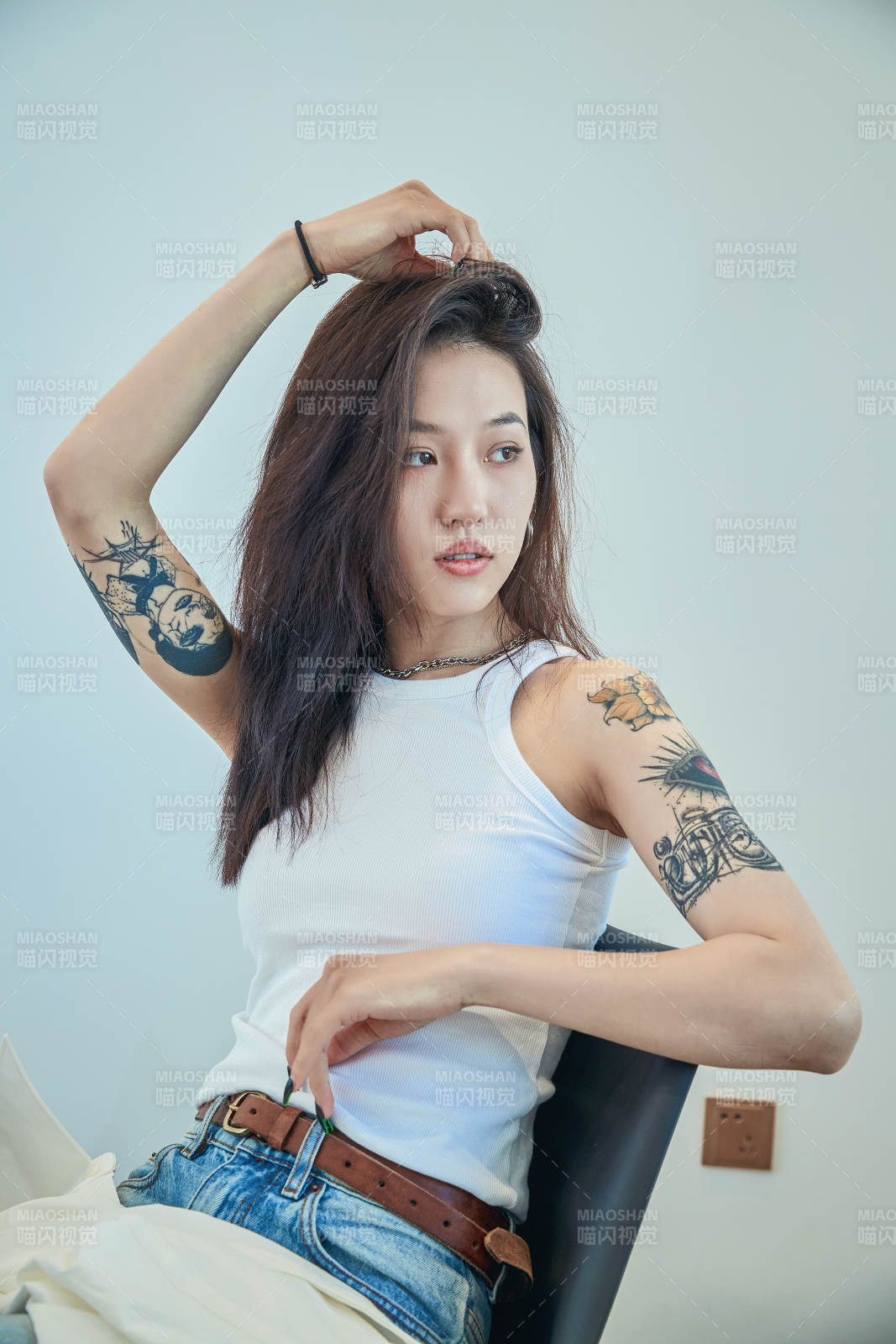 酷酷的歐美風亞洲少少女