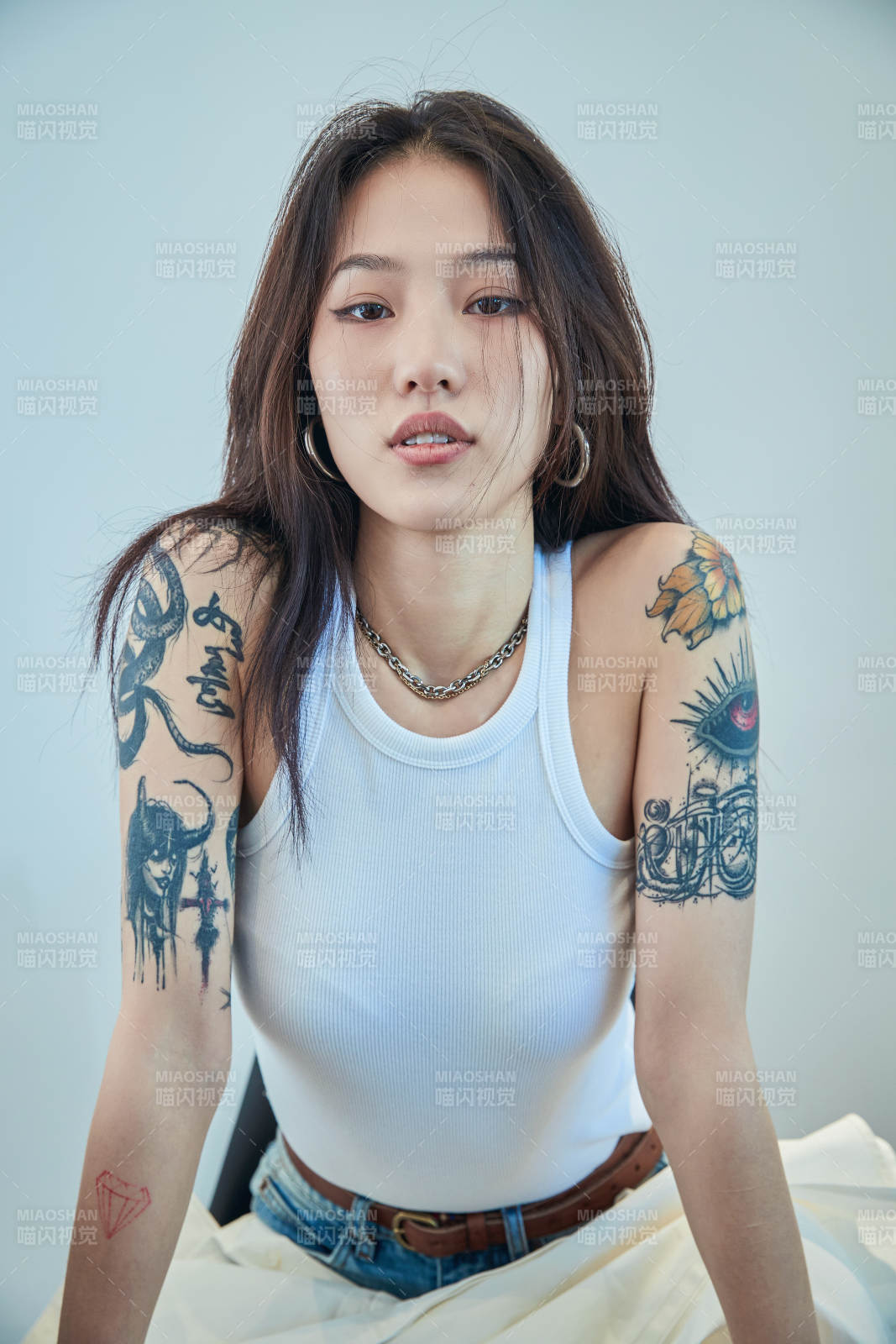 酷酷的歐美風亞洲少少女