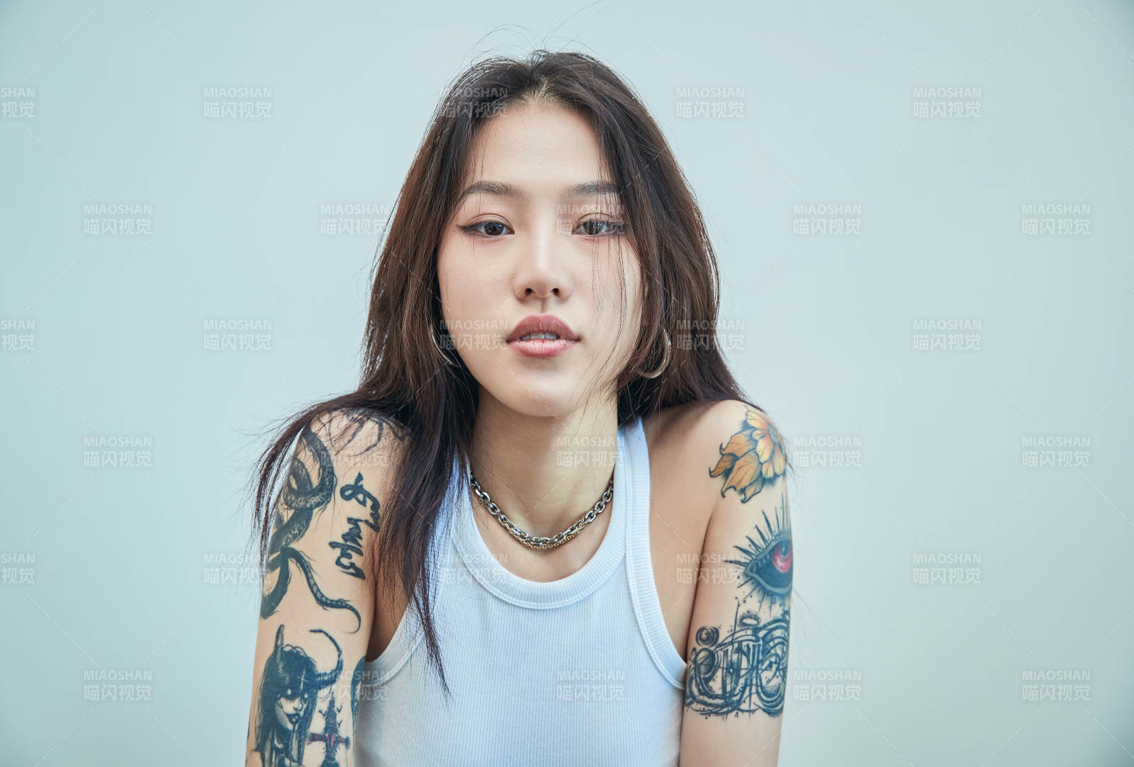 酷酷的歐美風亞洲少少女