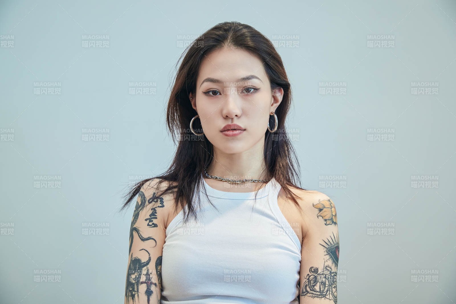 酷酷的歐美風亞洲少少女