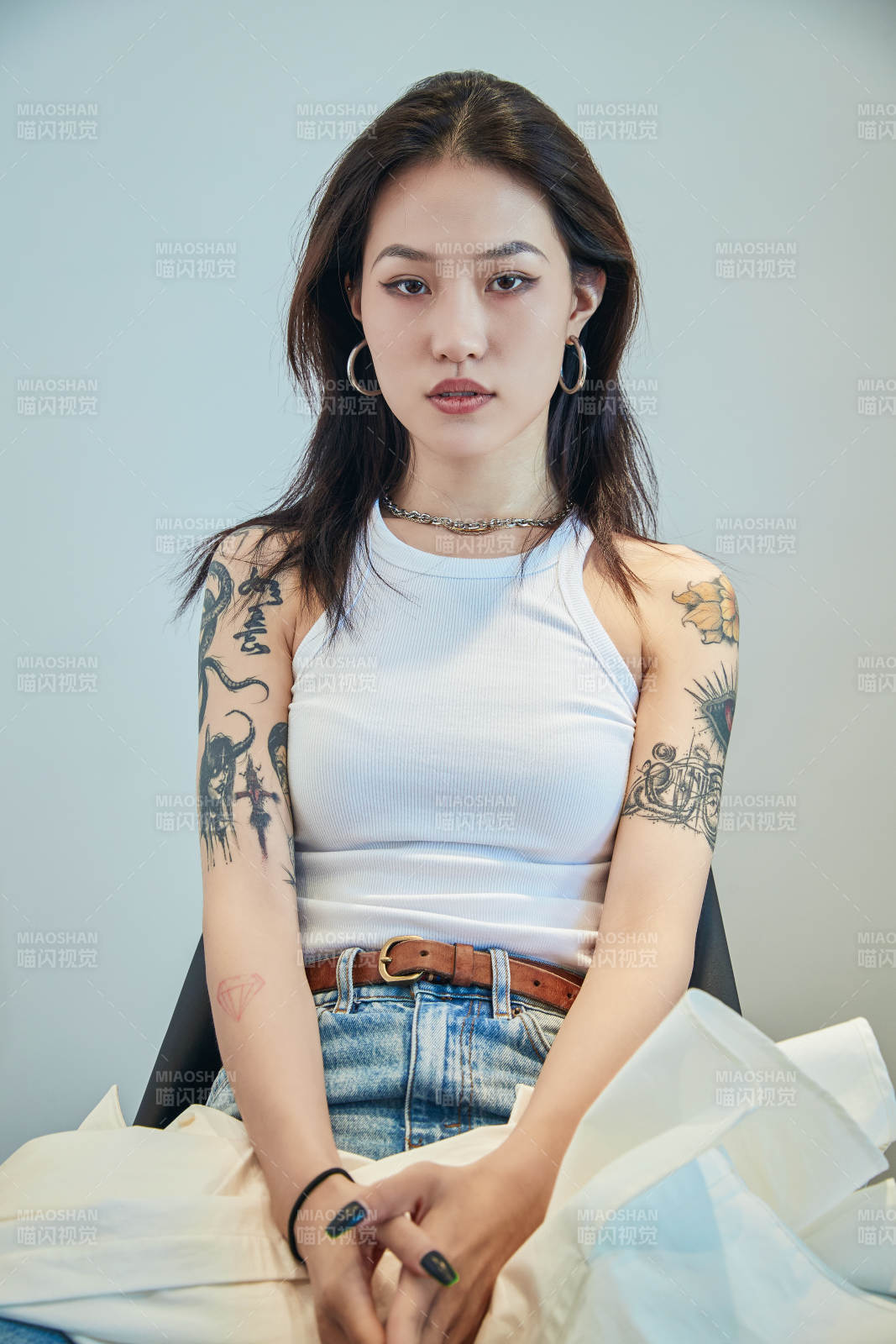 酷酷的歐美風亞洲少少女