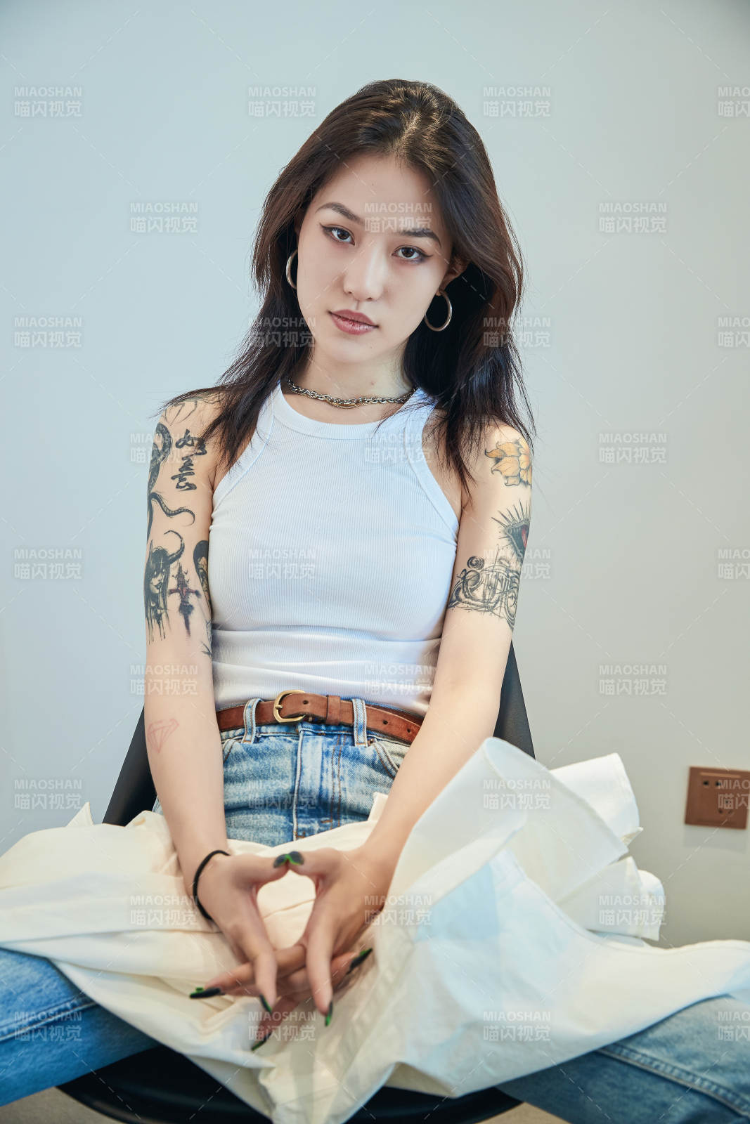 酷酷的歐美風亞洲少少女