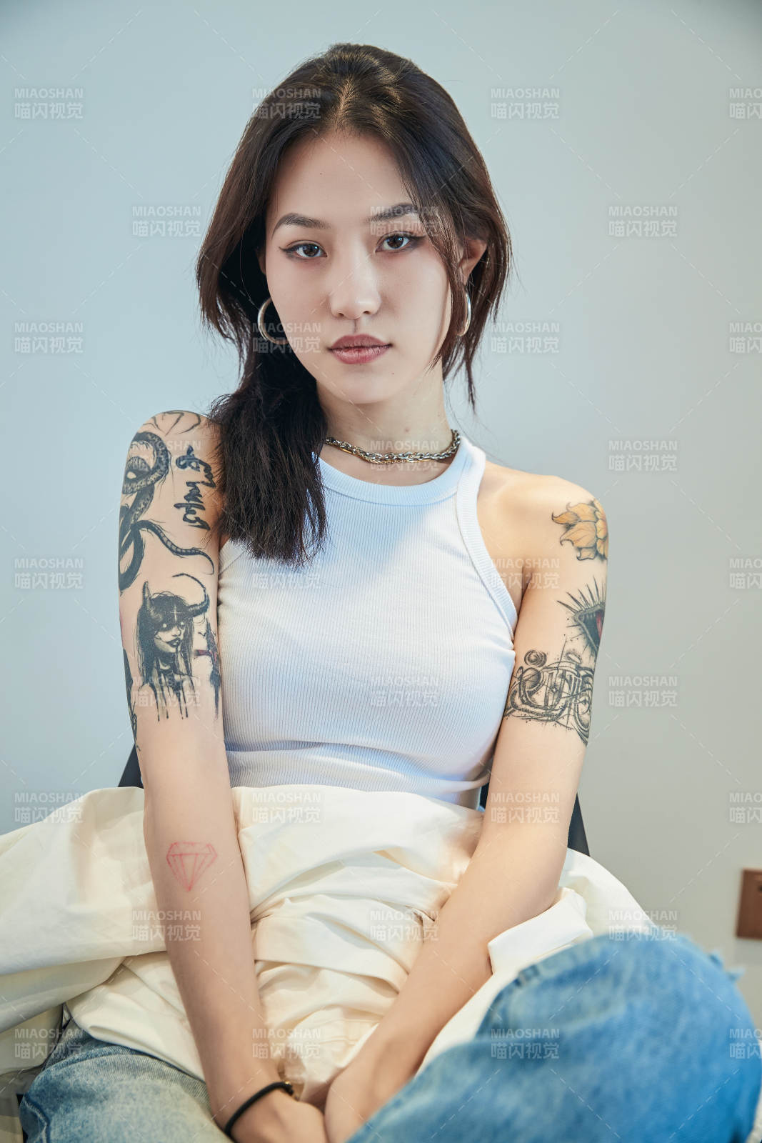 酷酷的歐美風亞洲少少女