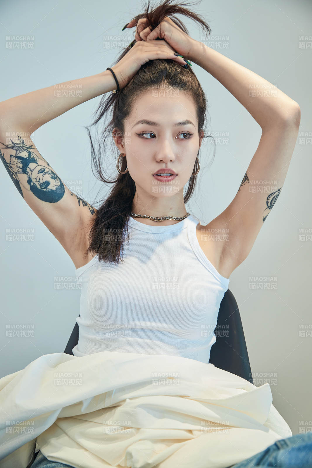 酷酷的歐美風亞洲少少女