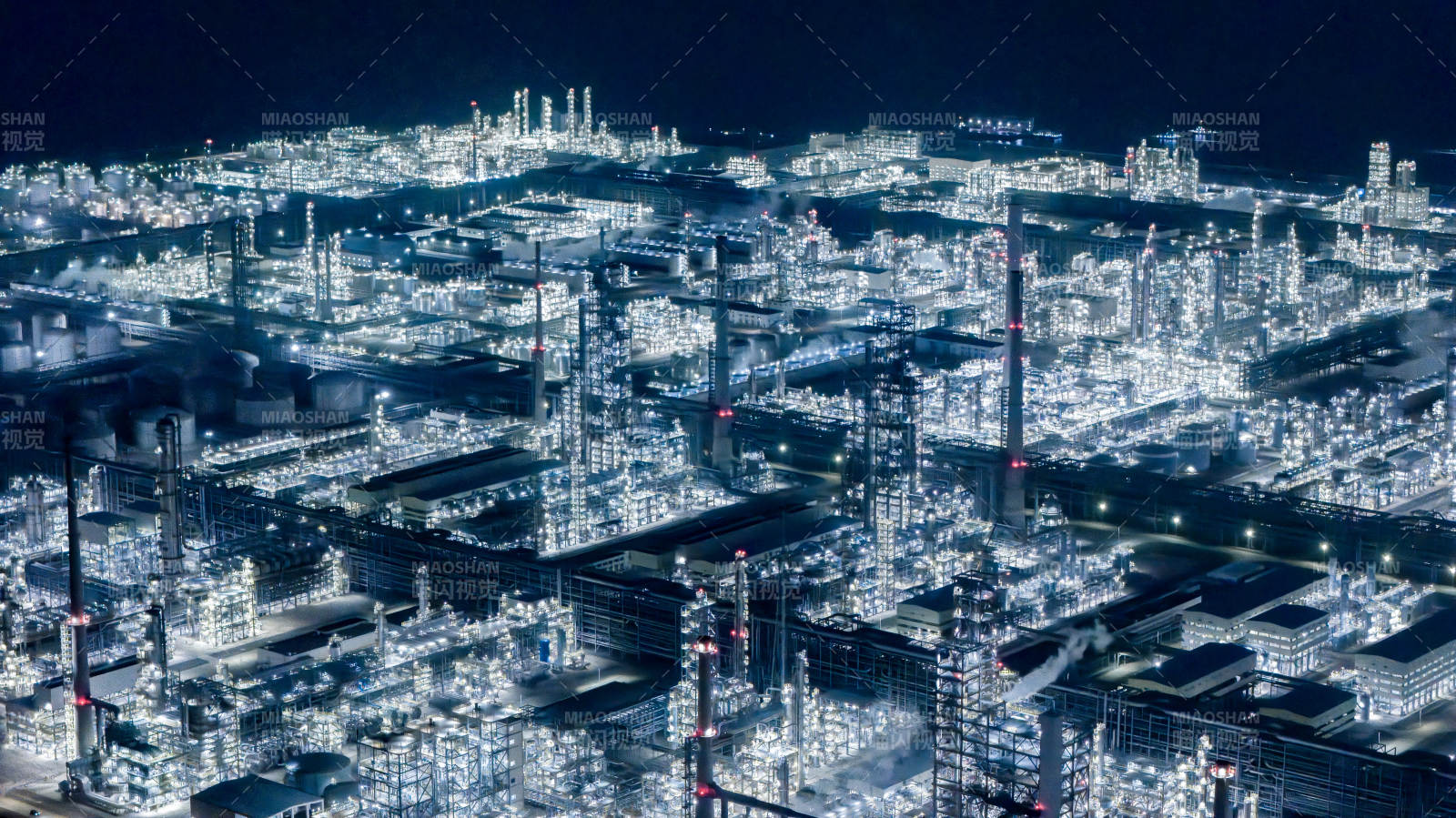 夜幕下的工業城