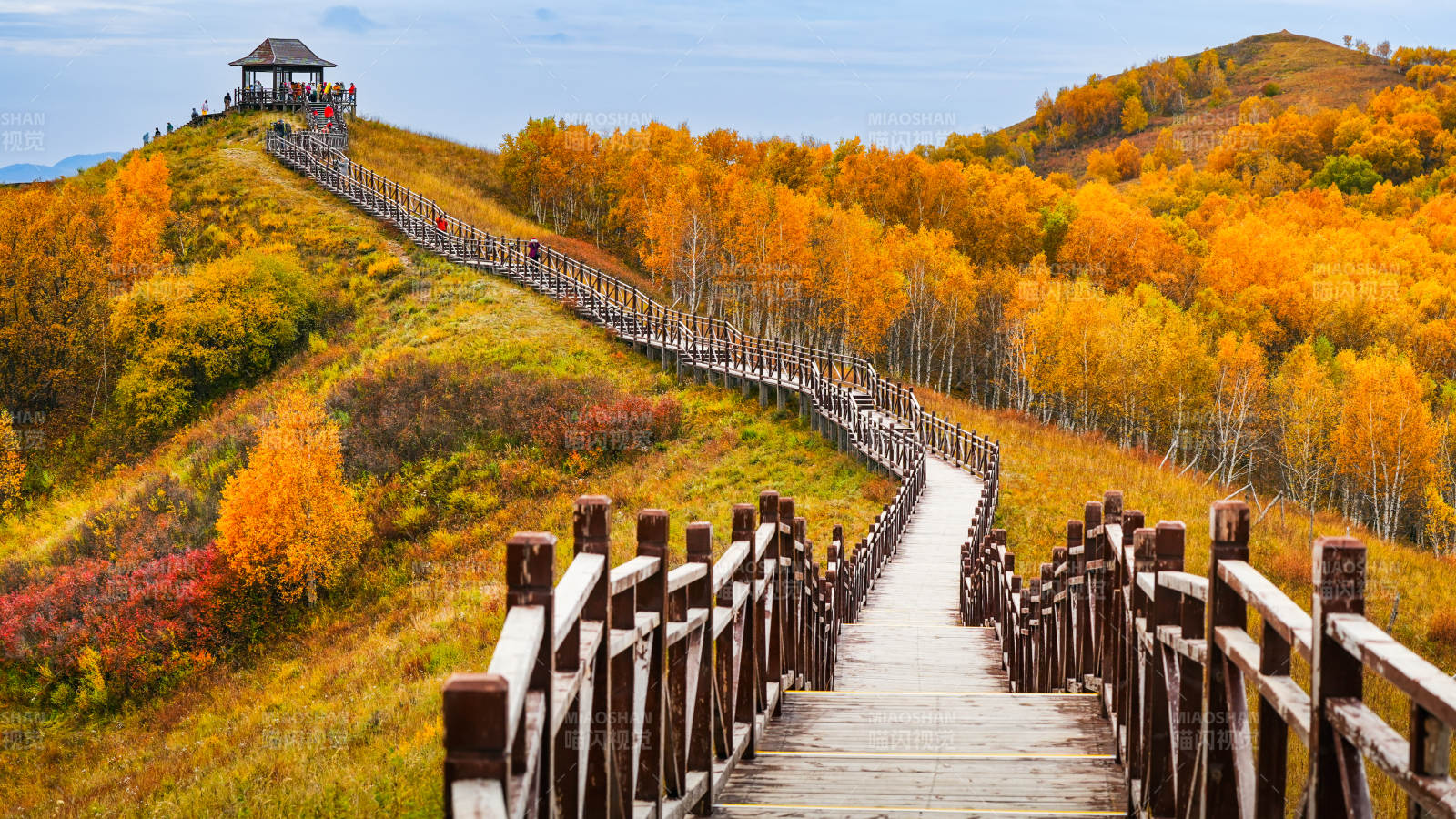 烏蘭布統影視基地山棧道風光