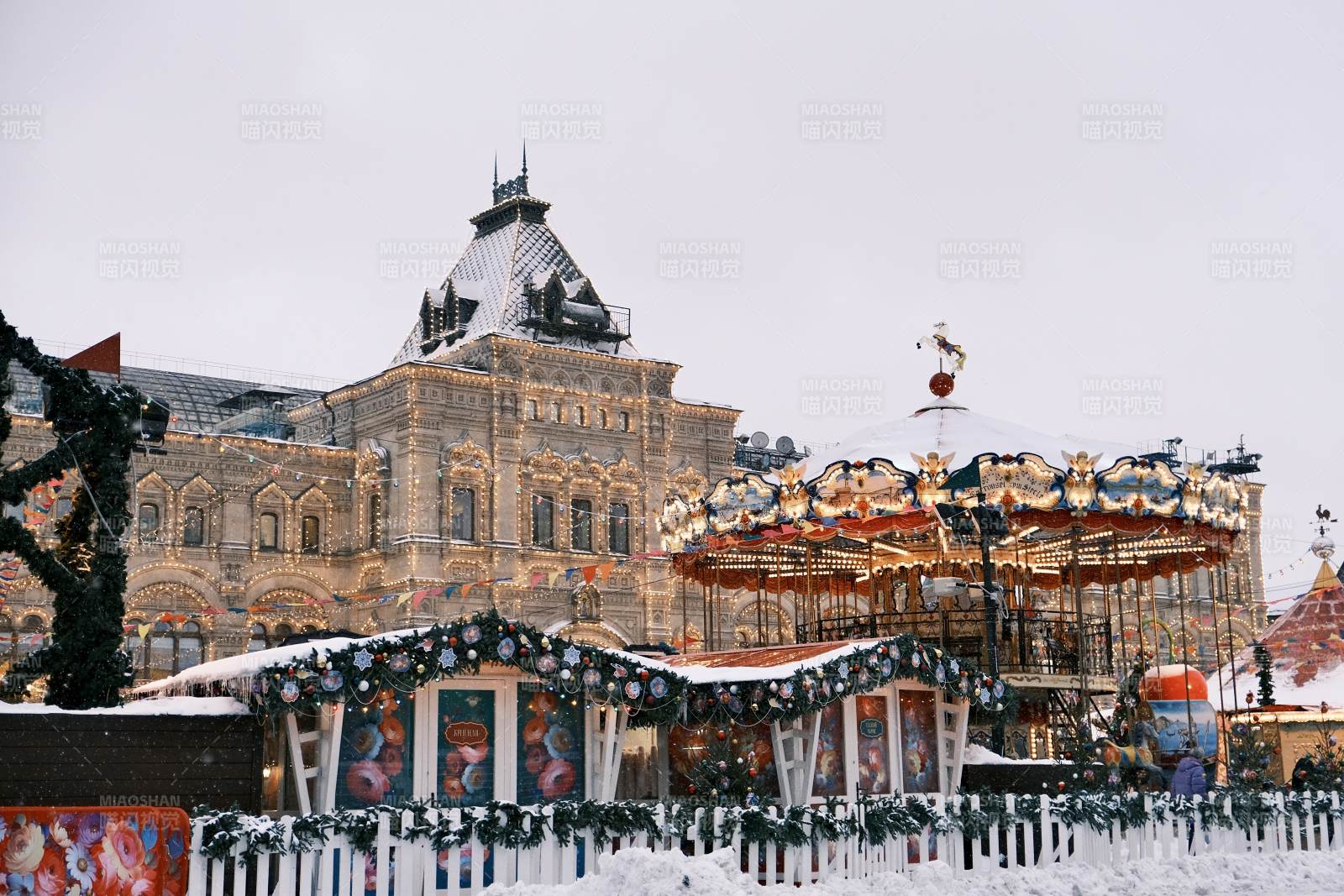 冬季雪中圣誕集市