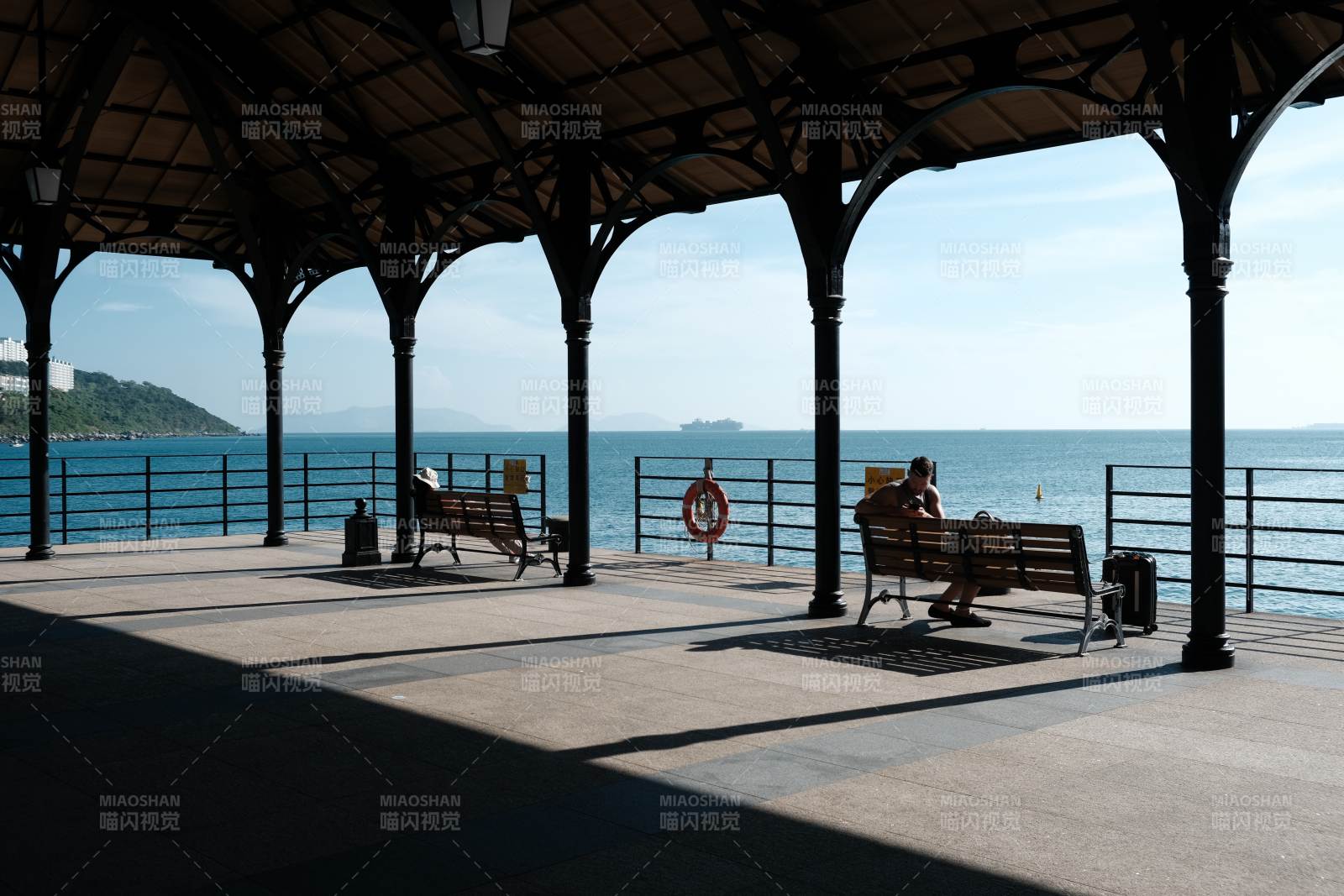 香港海邊長廊靜謐景