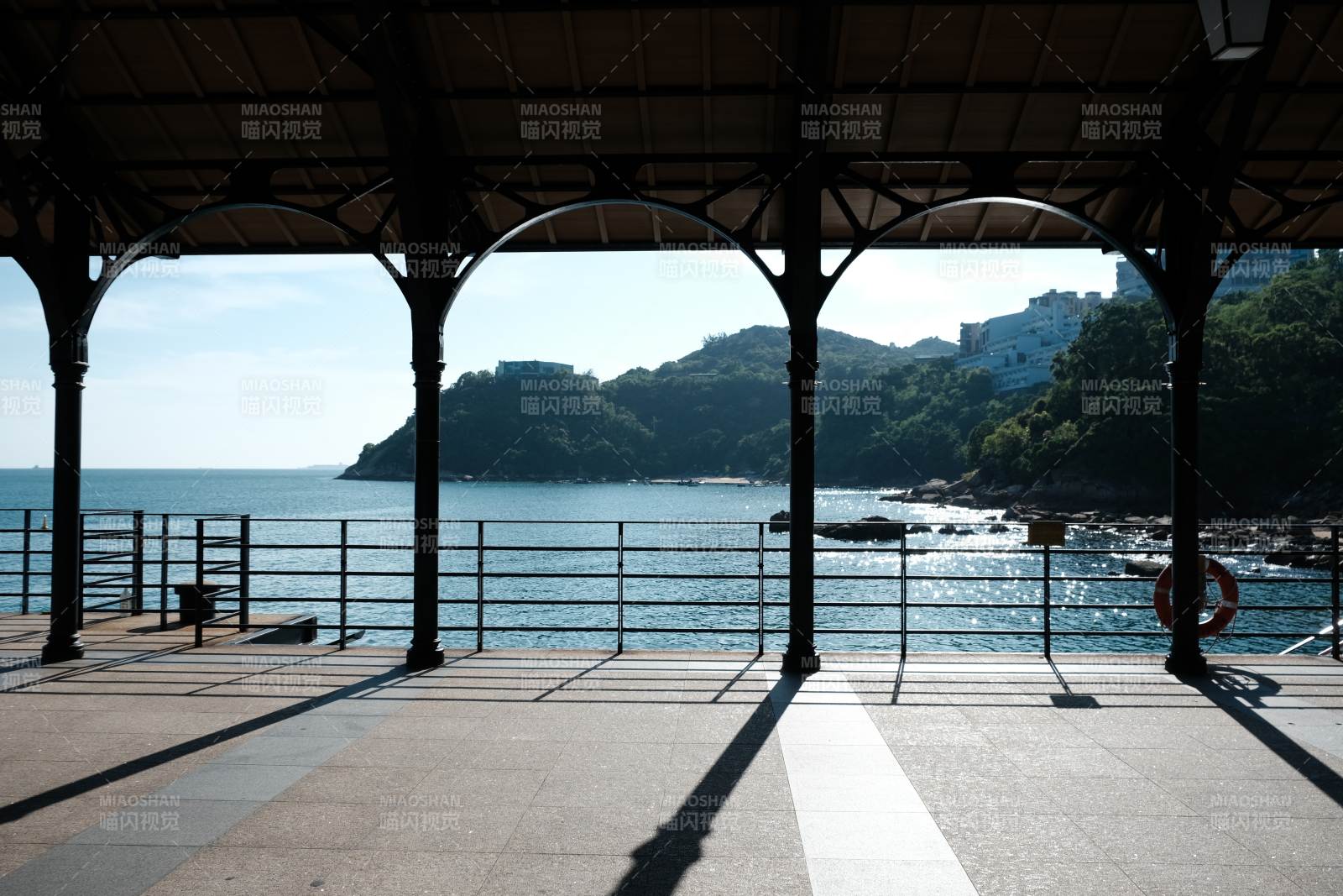 香港海邊長廊靜謐風光