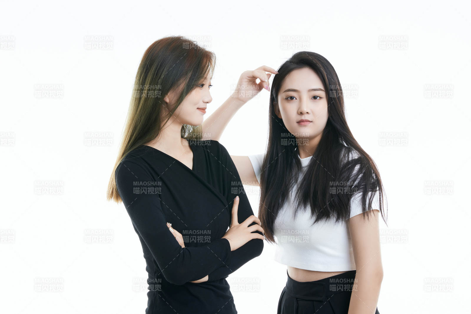 可愛的亞洲閨蜜少女