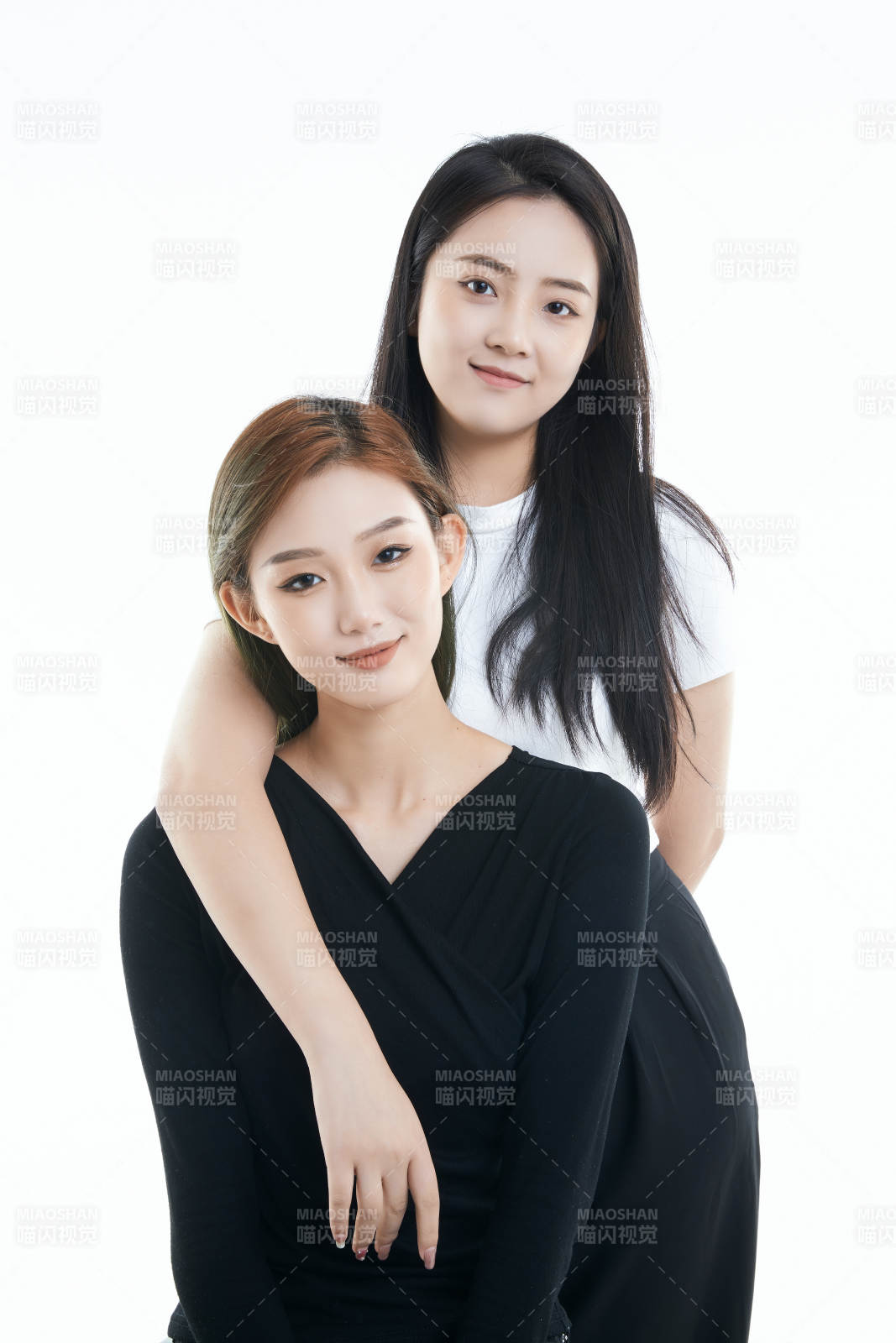 可愛的亞洲閨蜜少女