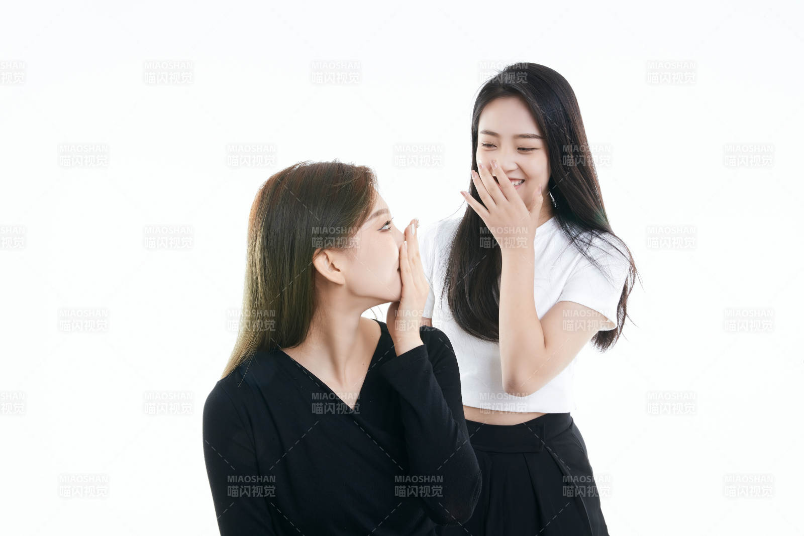 可愛的亞洲閨蜜少女