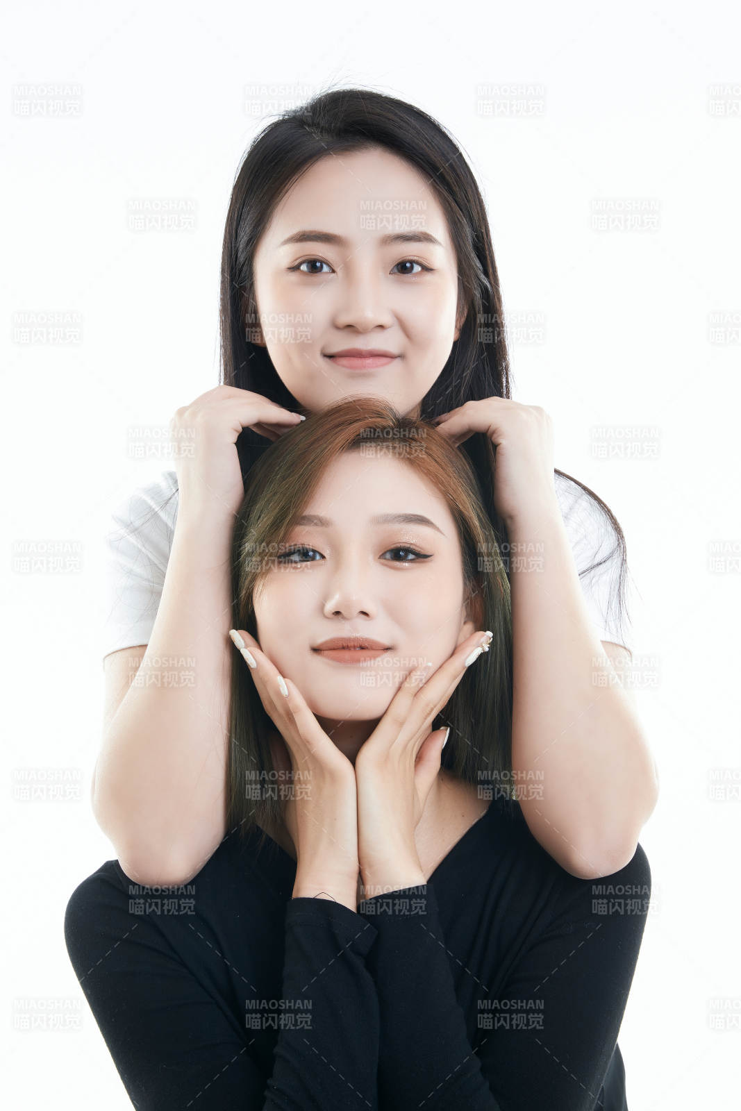 可爱的亚洲闺蜜少女图片