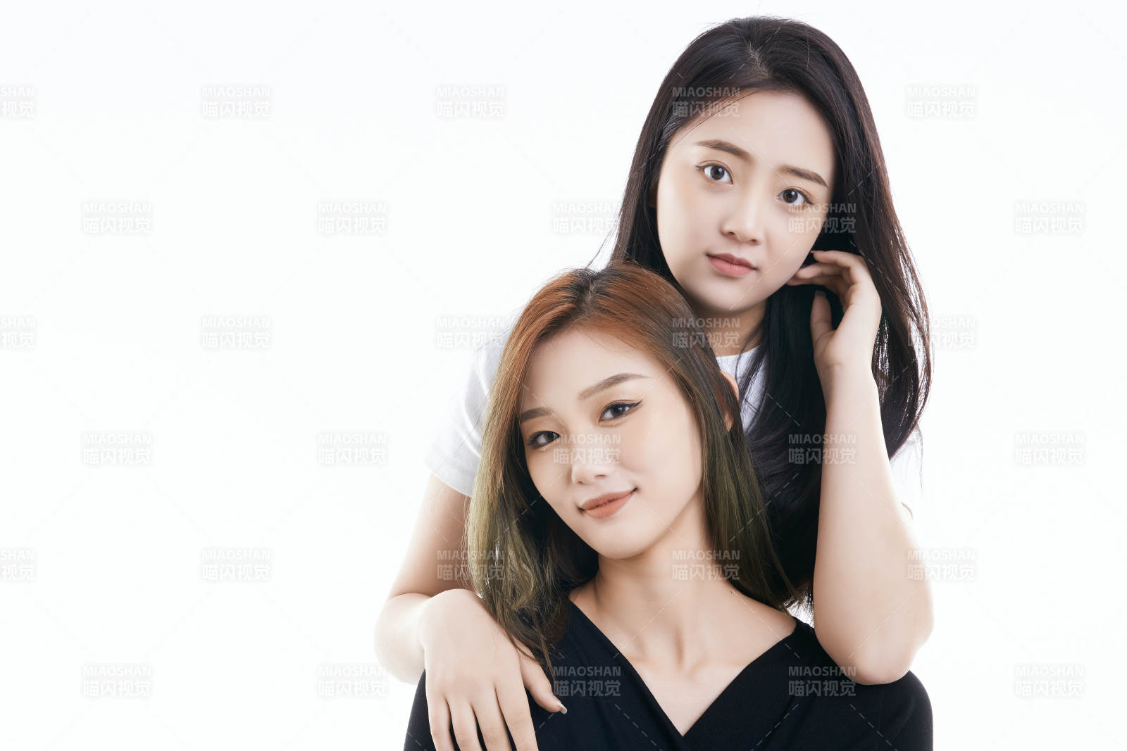 可愛的亞洲閨蜜少女