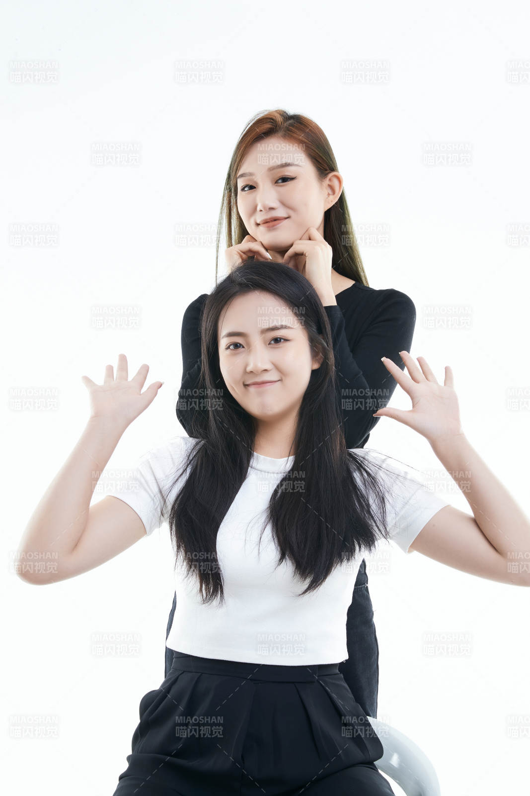 可愛的亞洲閨蜜少女