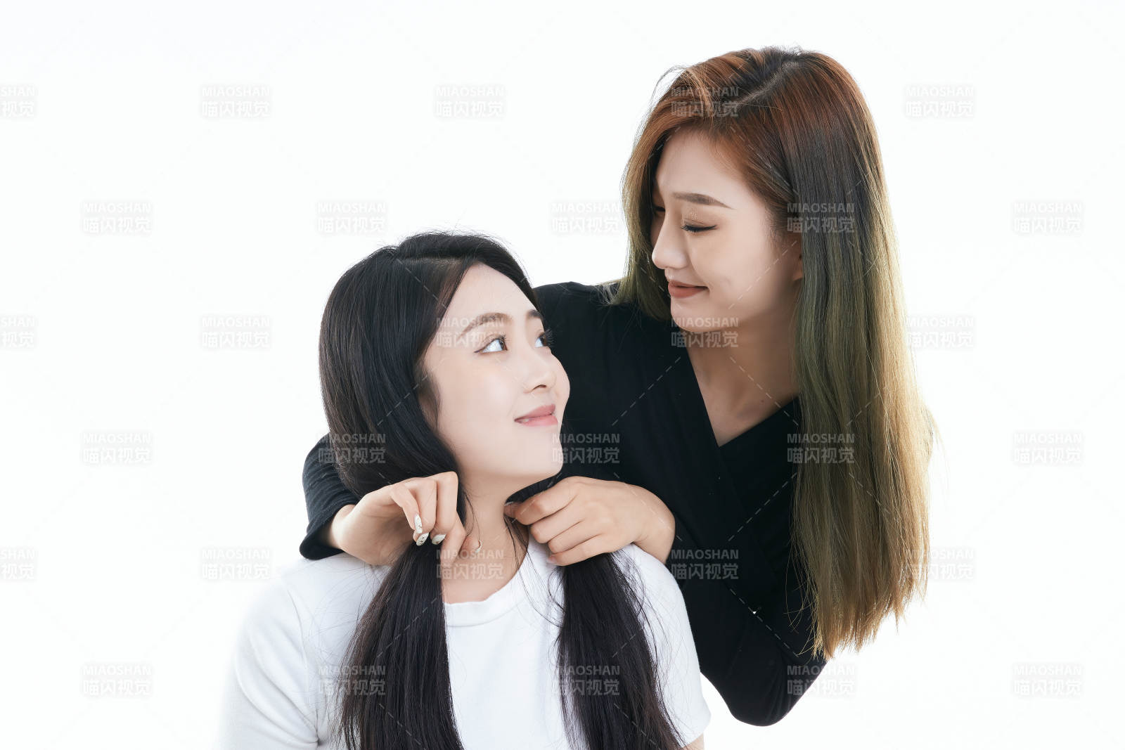 可愛的亞洲閨蜜少女