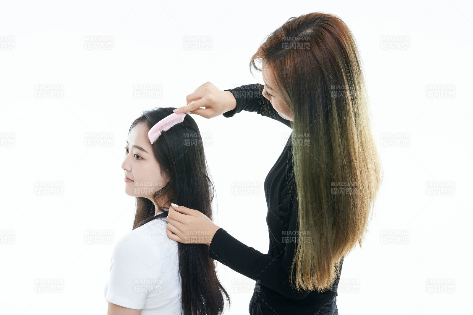 可爱的亚洲闺蜜少女