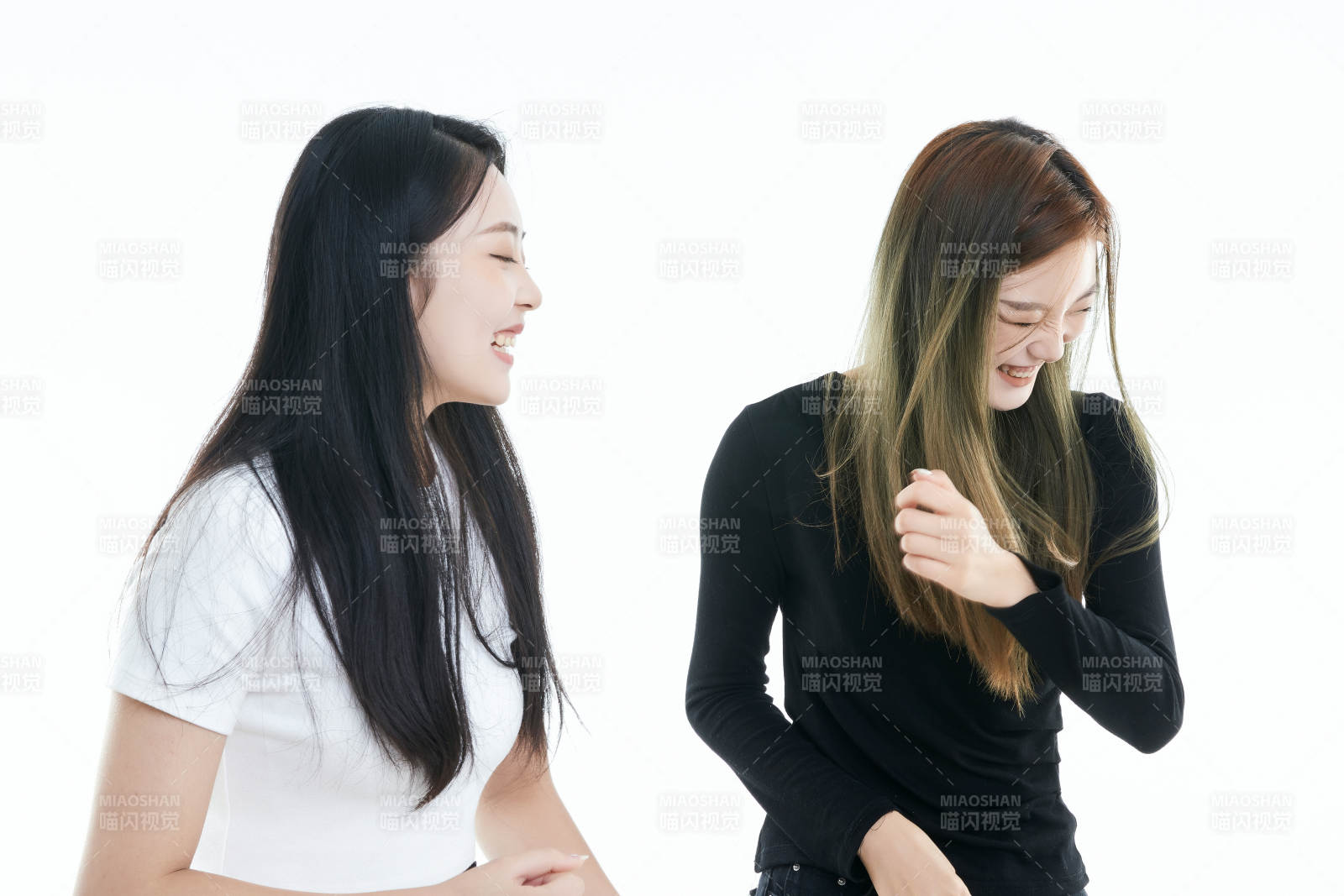 可愛的亞洲閨蜜少女