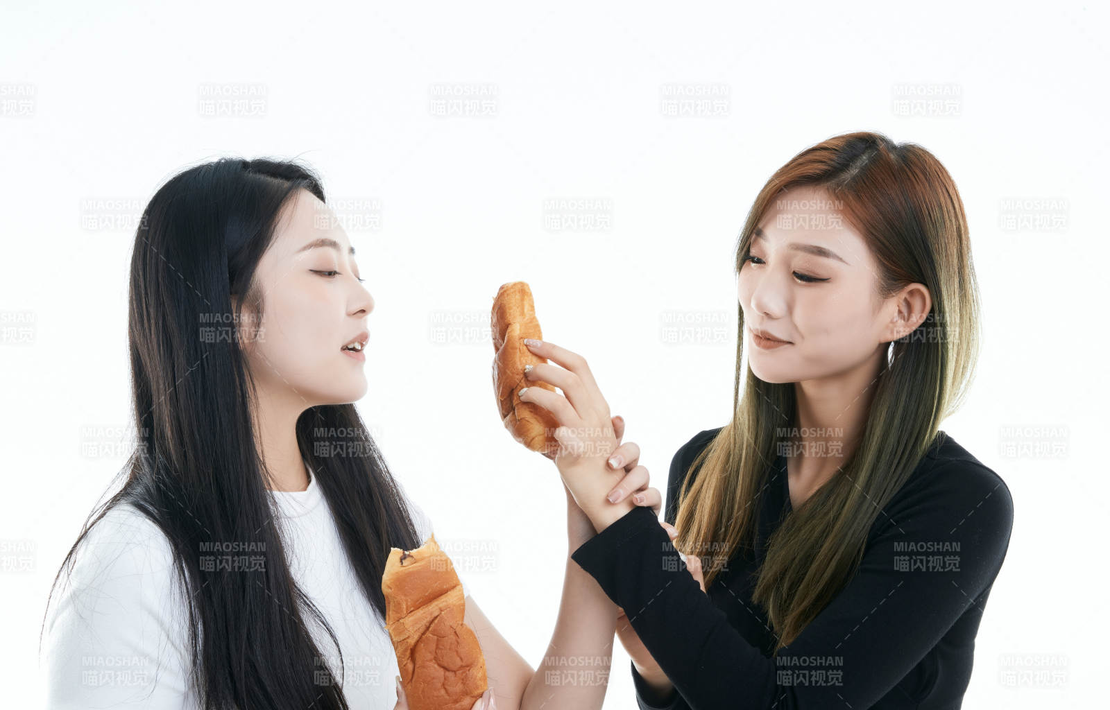 可愛的亞洲閨蜜少女