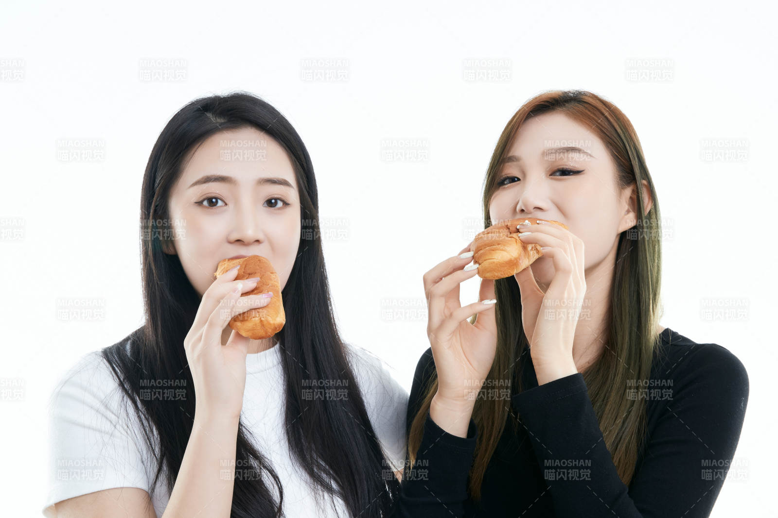 可愛的亞洲閨蜜少女