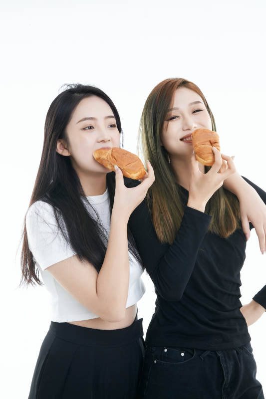 可爱的亚洲闺蜜少女