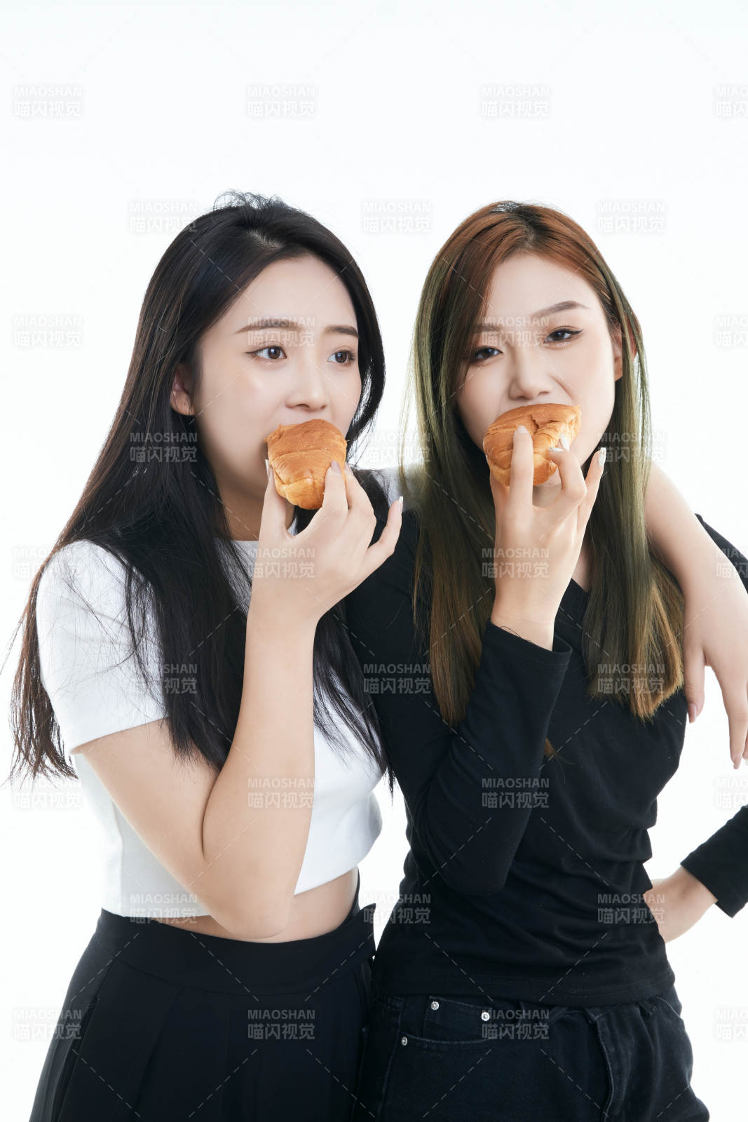 可愛的亞洲閨蜜少女