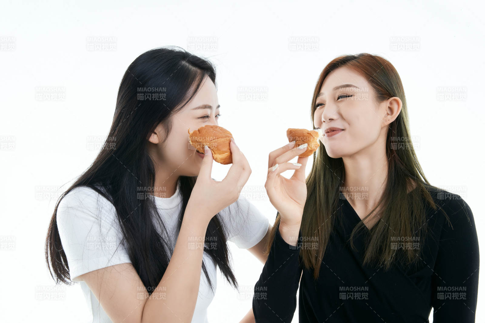 可愛的亞洲閨蜜少女