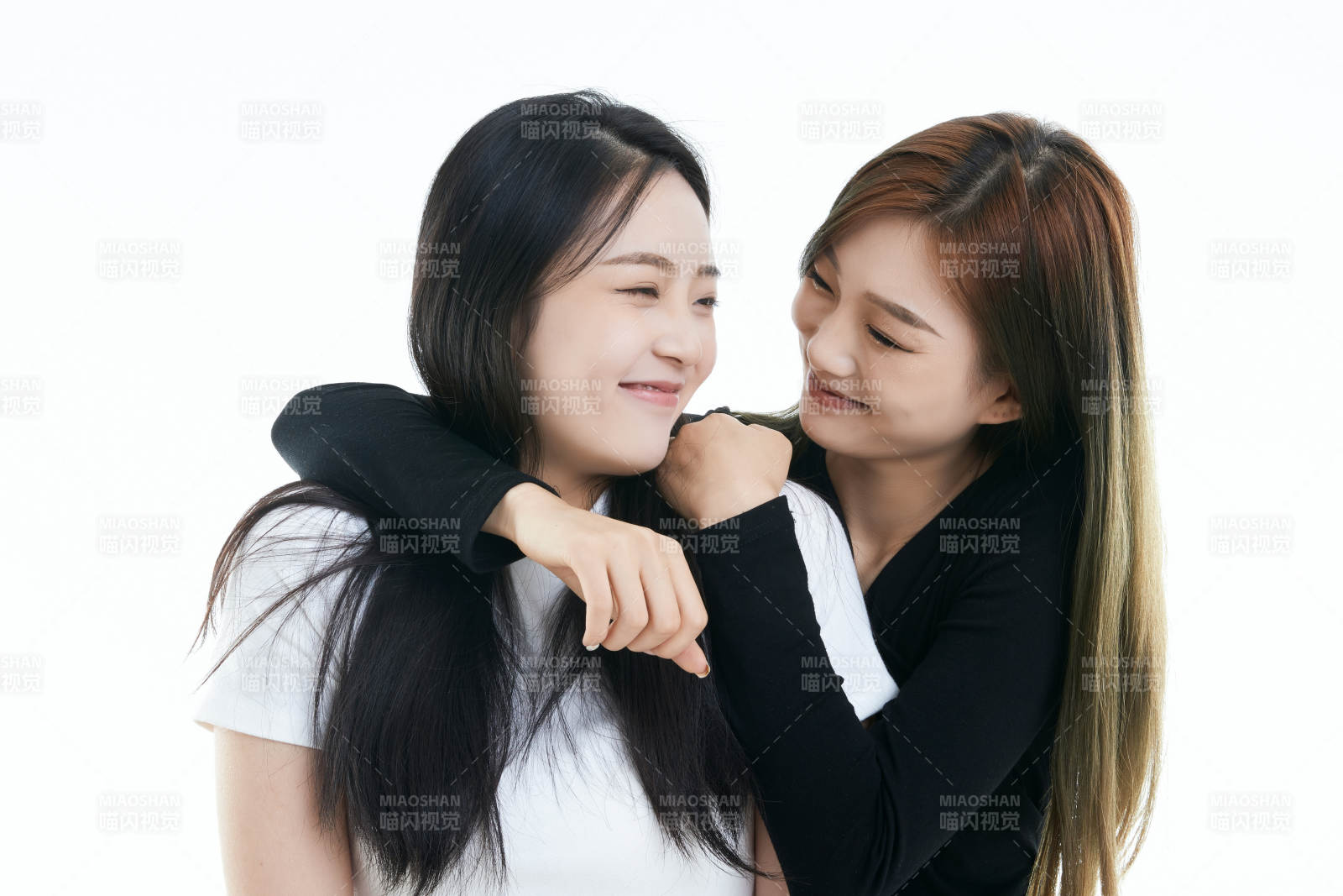 可愛的亞洲閨蜜少女