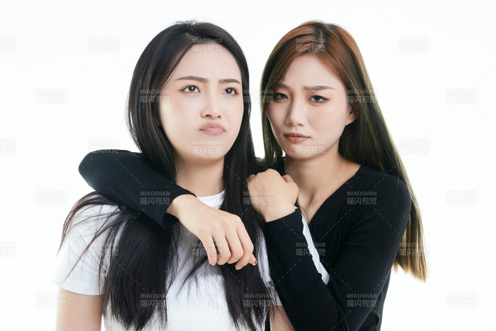 可爱的亚洲闺蜜少女