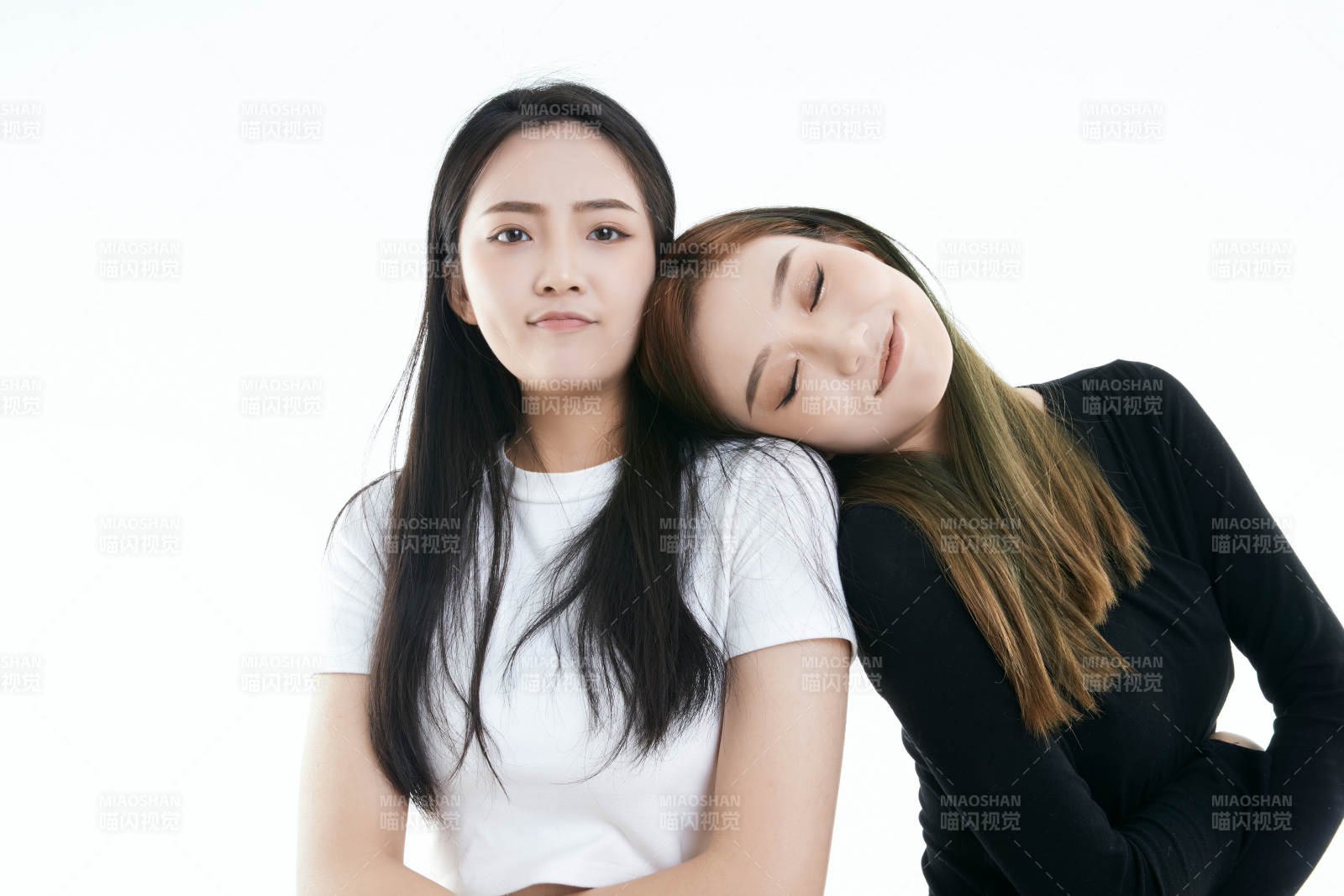 可愛的亞洲閨蜜少女