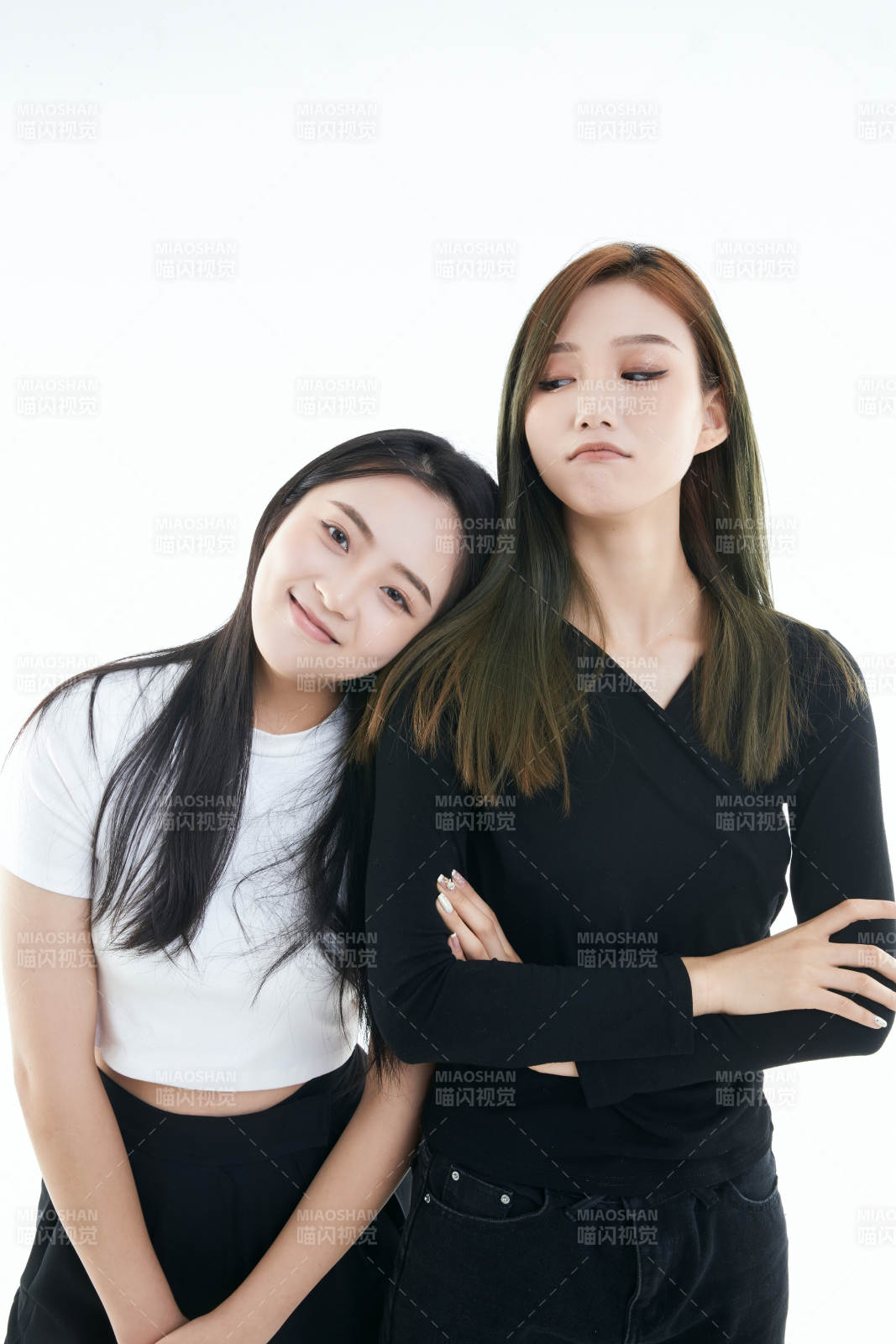 可愛的亞洲閨蜜少女