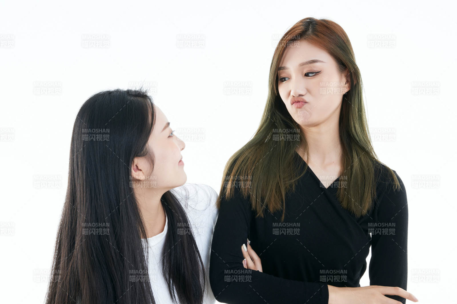 可愛(ài)的亞洲閨蜜少女