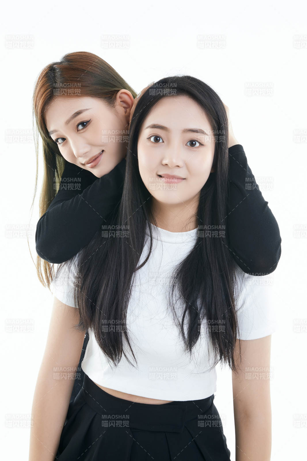 可愛的亞洲閨蜜少女