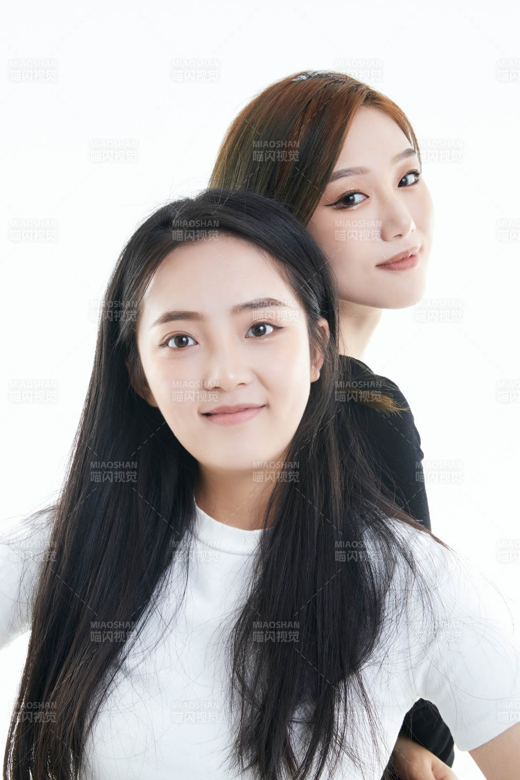 可愛的亞洲閨蜜少女