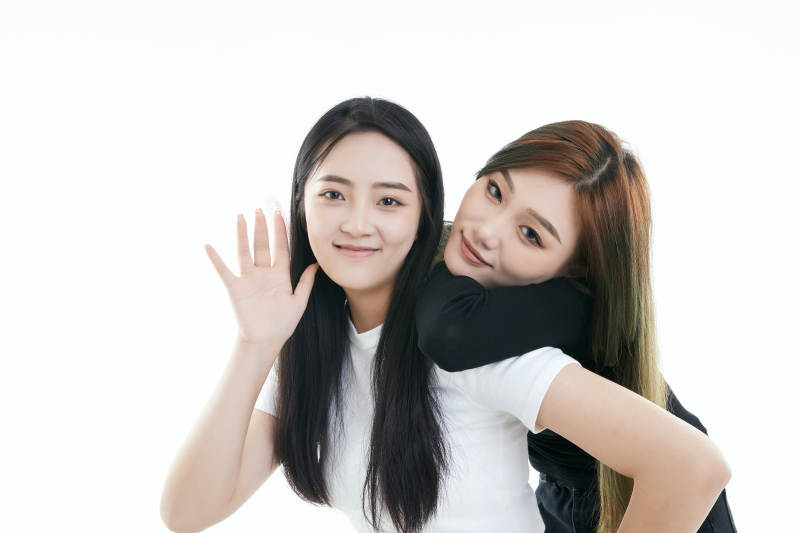 可爱的亚洲闺蜜少女