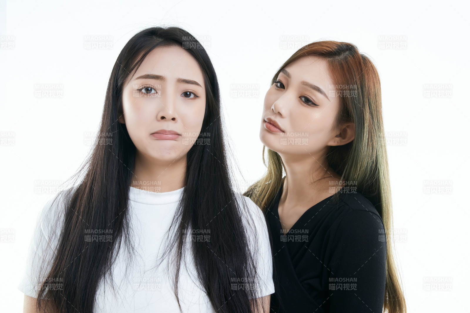 可愛(ài)的亞洲閨蜜少女