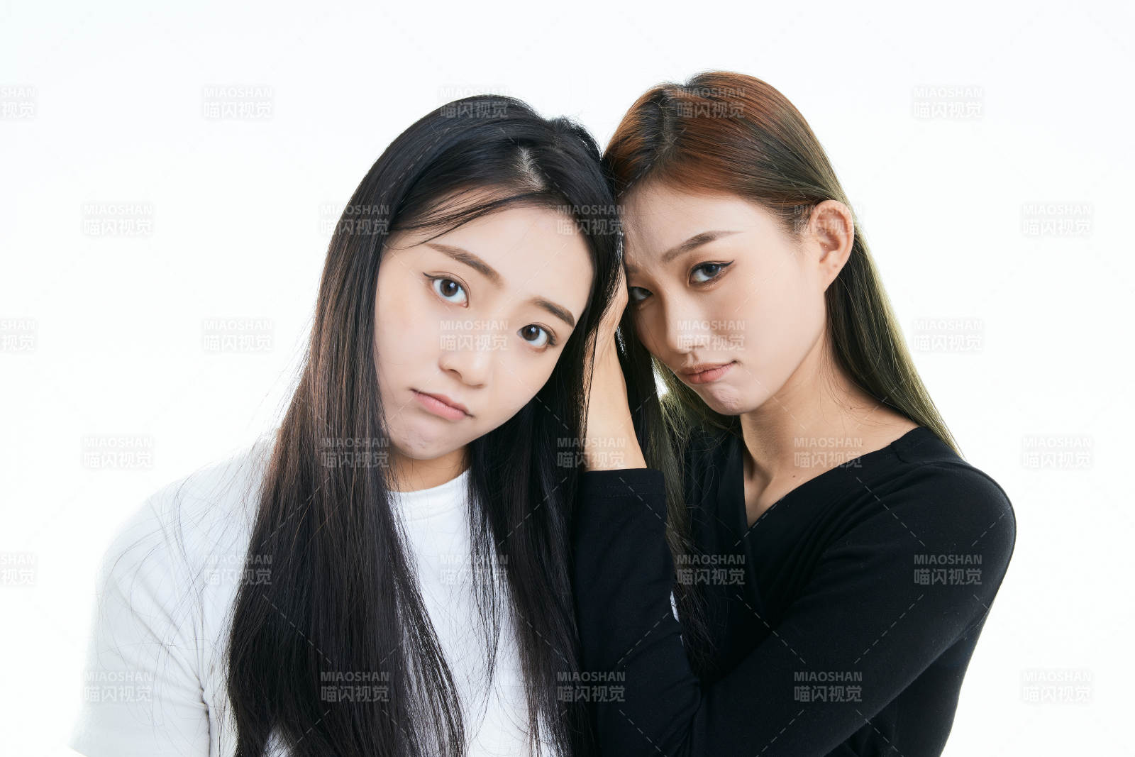 可愛的亞洲閨蜜少女