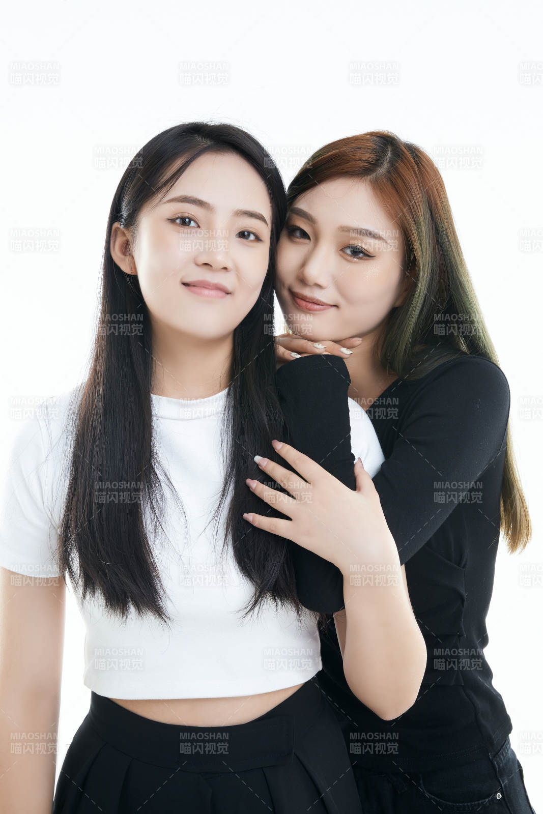 可愛的亞洲閨蜜少女