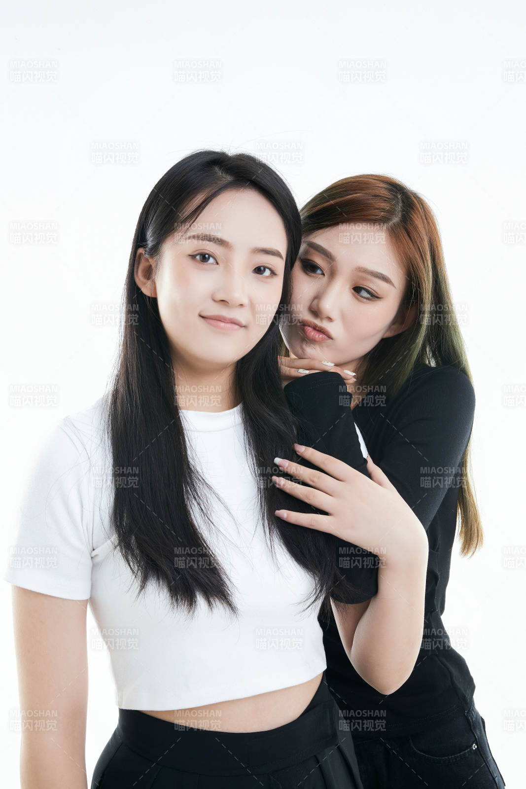 可愛的亞洲閨蜜少女