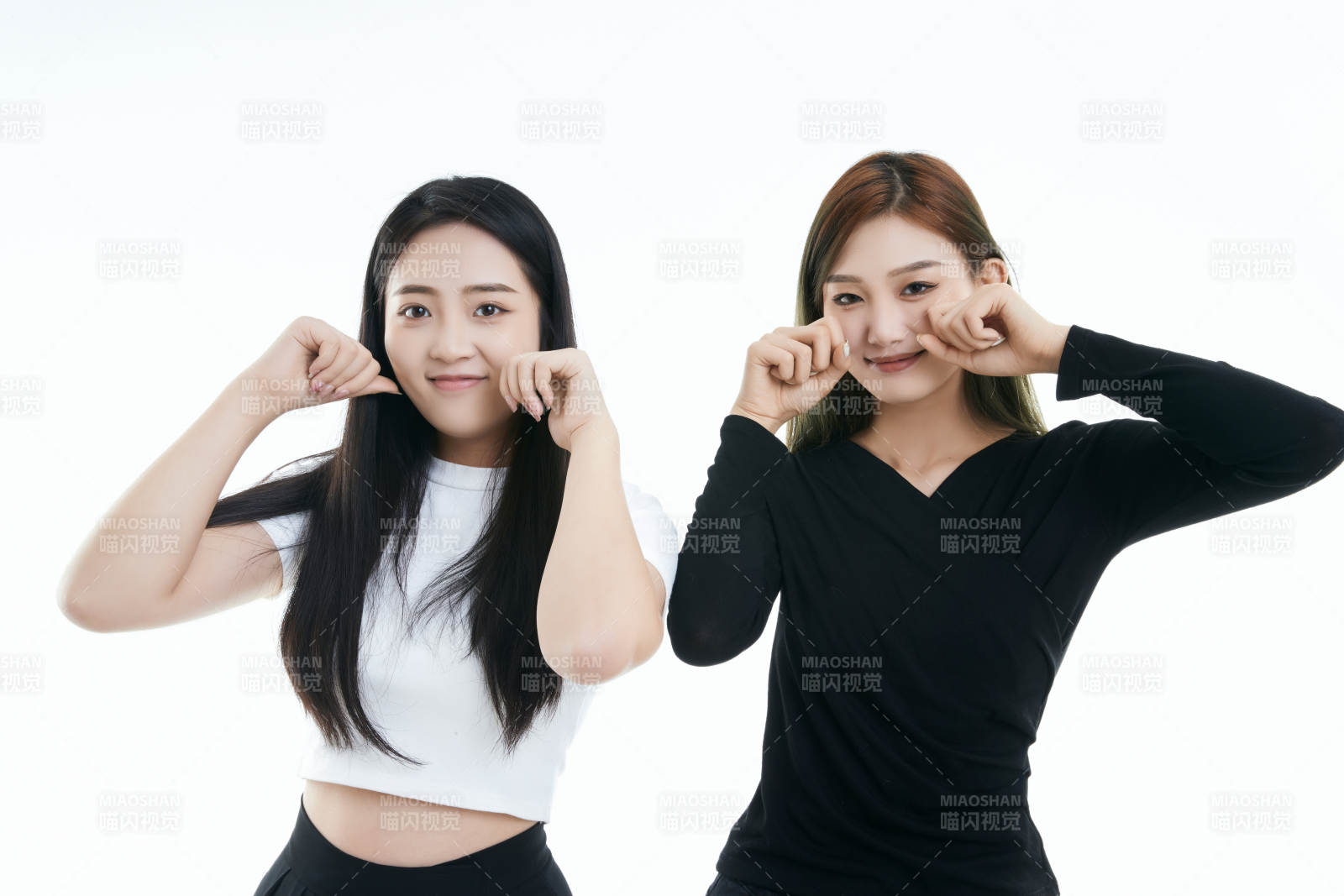 可愛的亞洲閨蜜少女