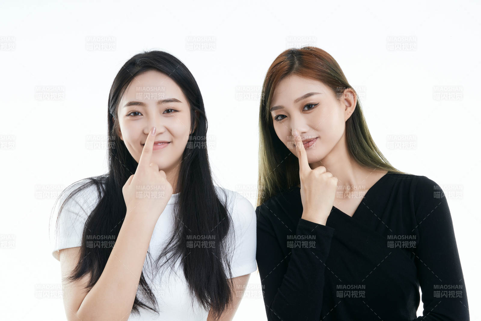 可愛的亞洲閨蜜少女