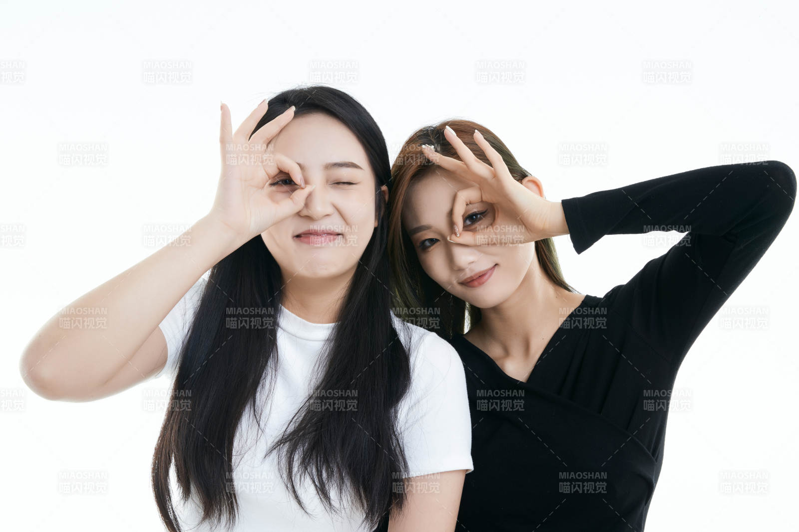 可愛的亞洲閨蜜少女