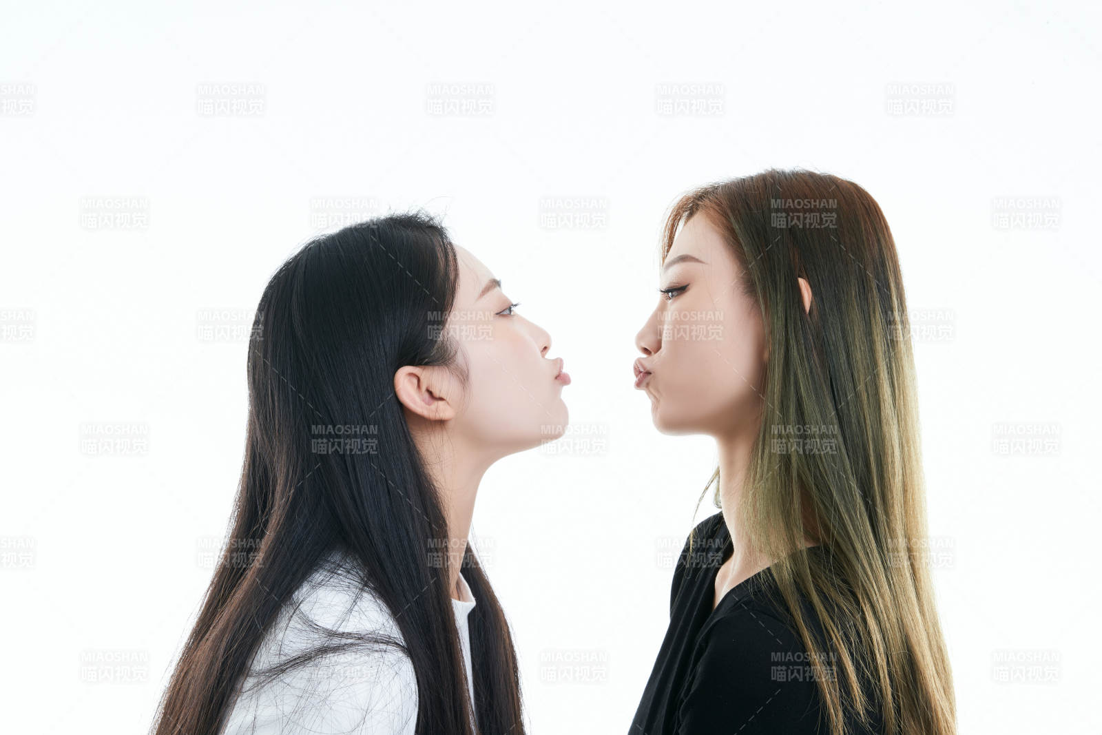 可愛的亞洲閨蜜少女