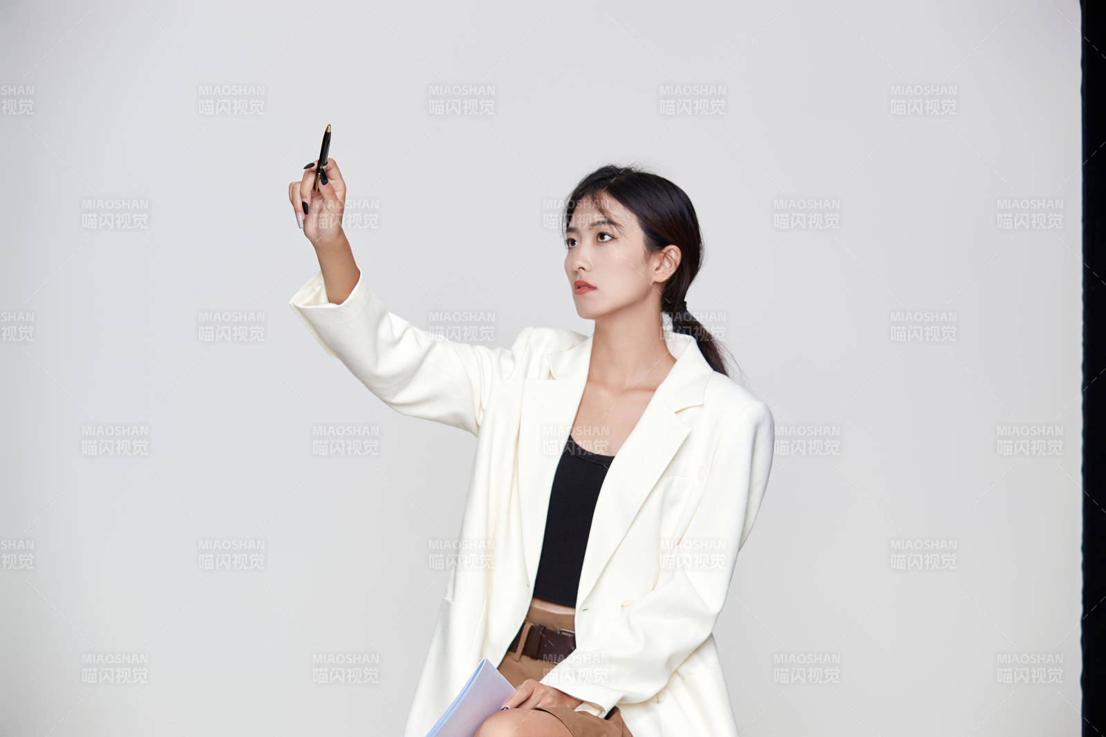 商務(wù)職業(yè)女性文員公關(guān)