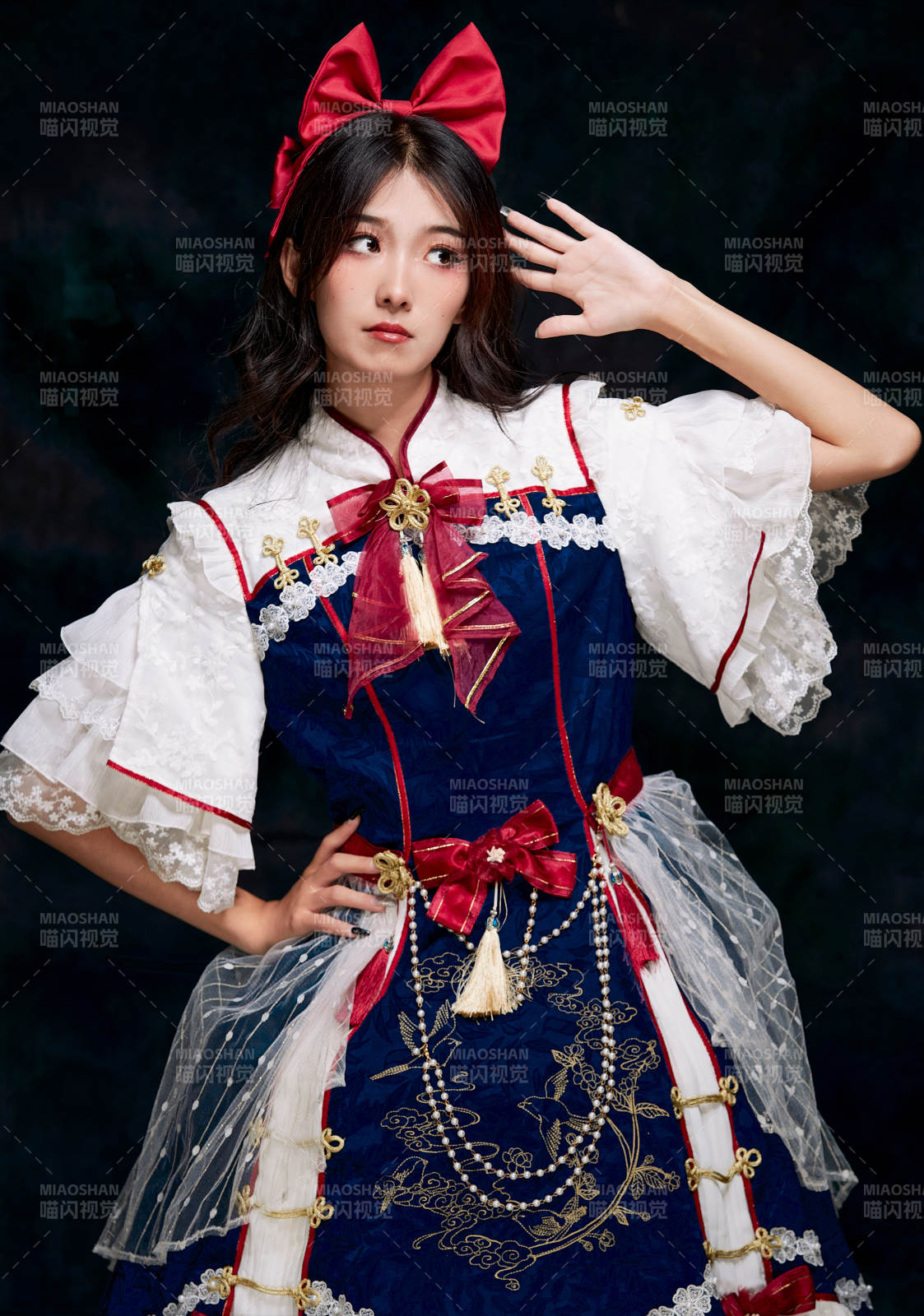 影棚內角色扮演白雪公主的少女洛麗塔