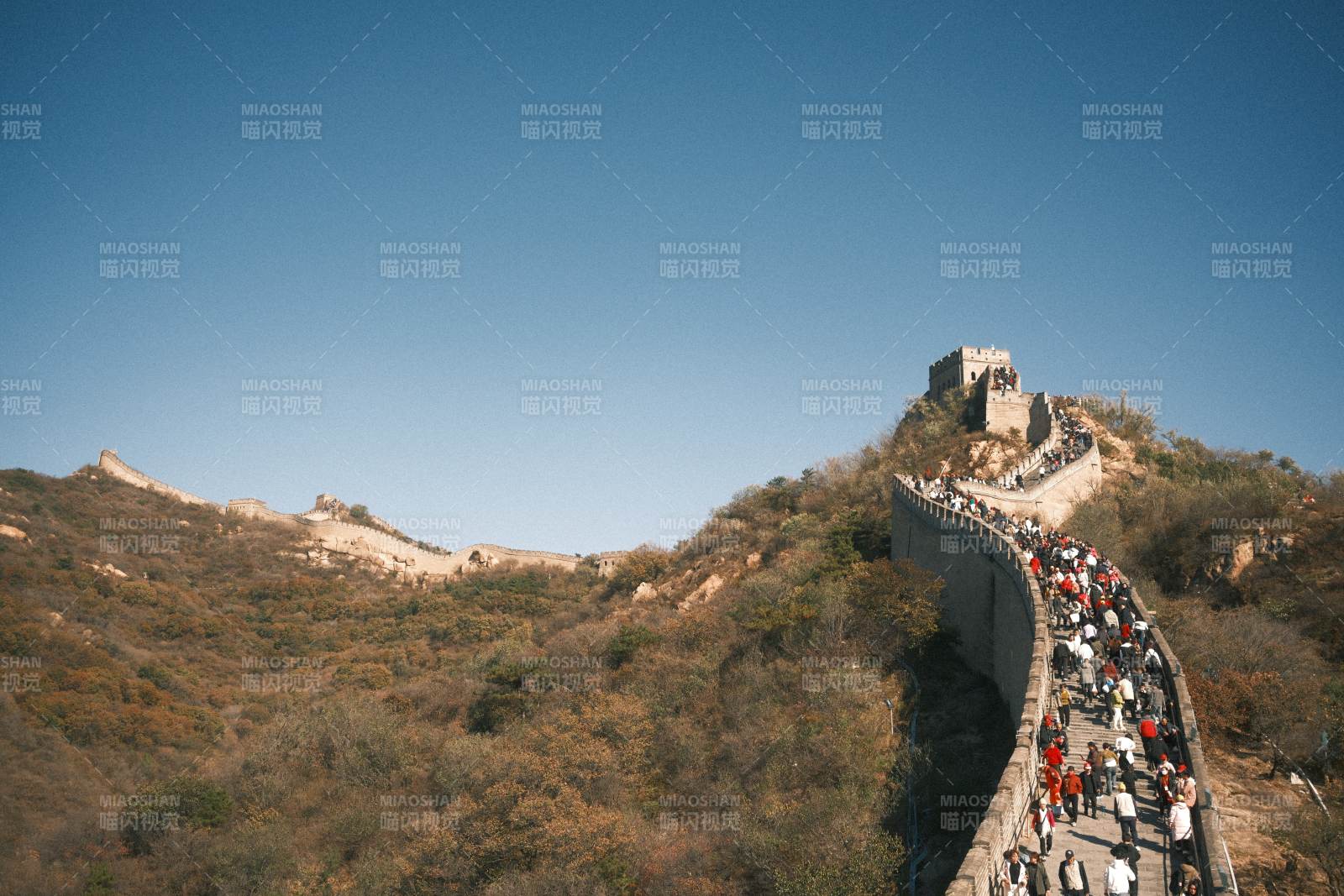 長城游人如織
