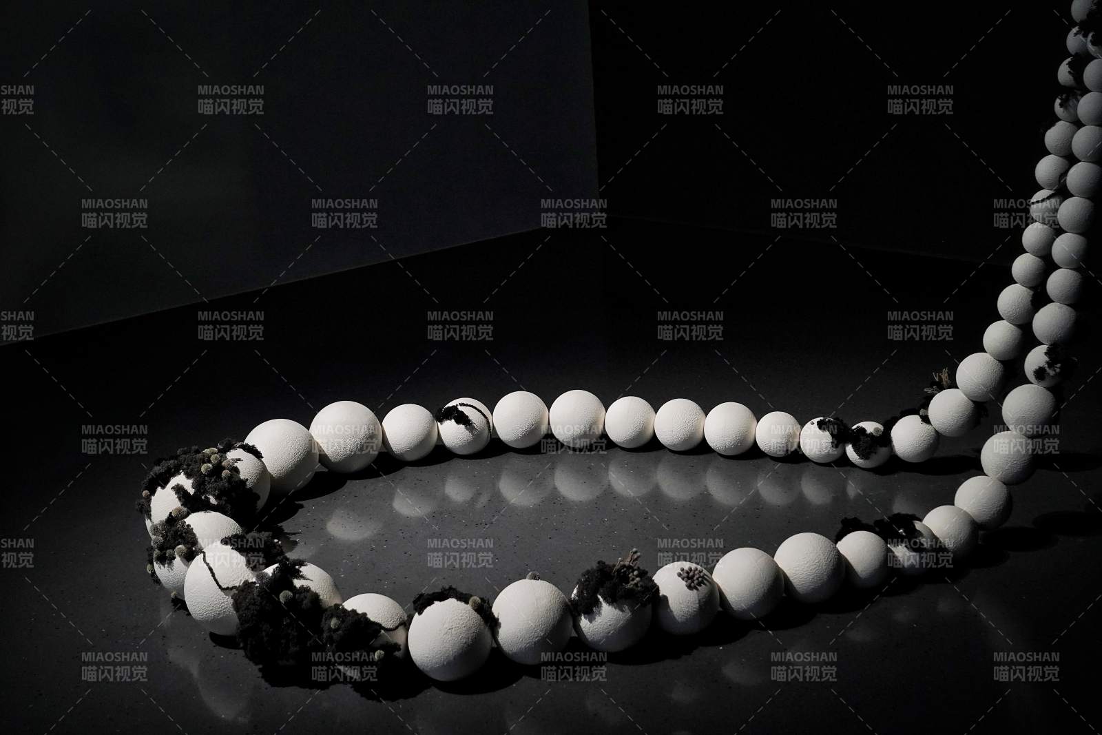 黑白珠鏈靜謐之美